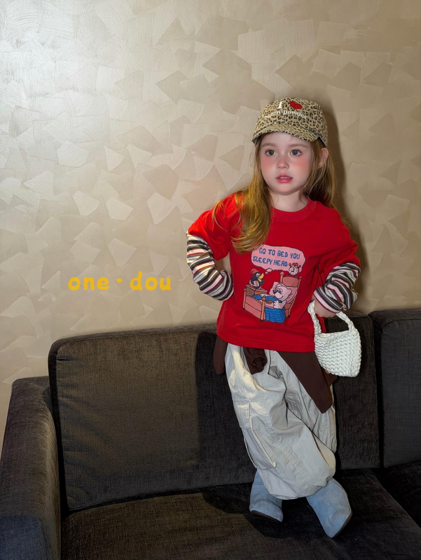 One Dou - Áo thun đỏ go to bed