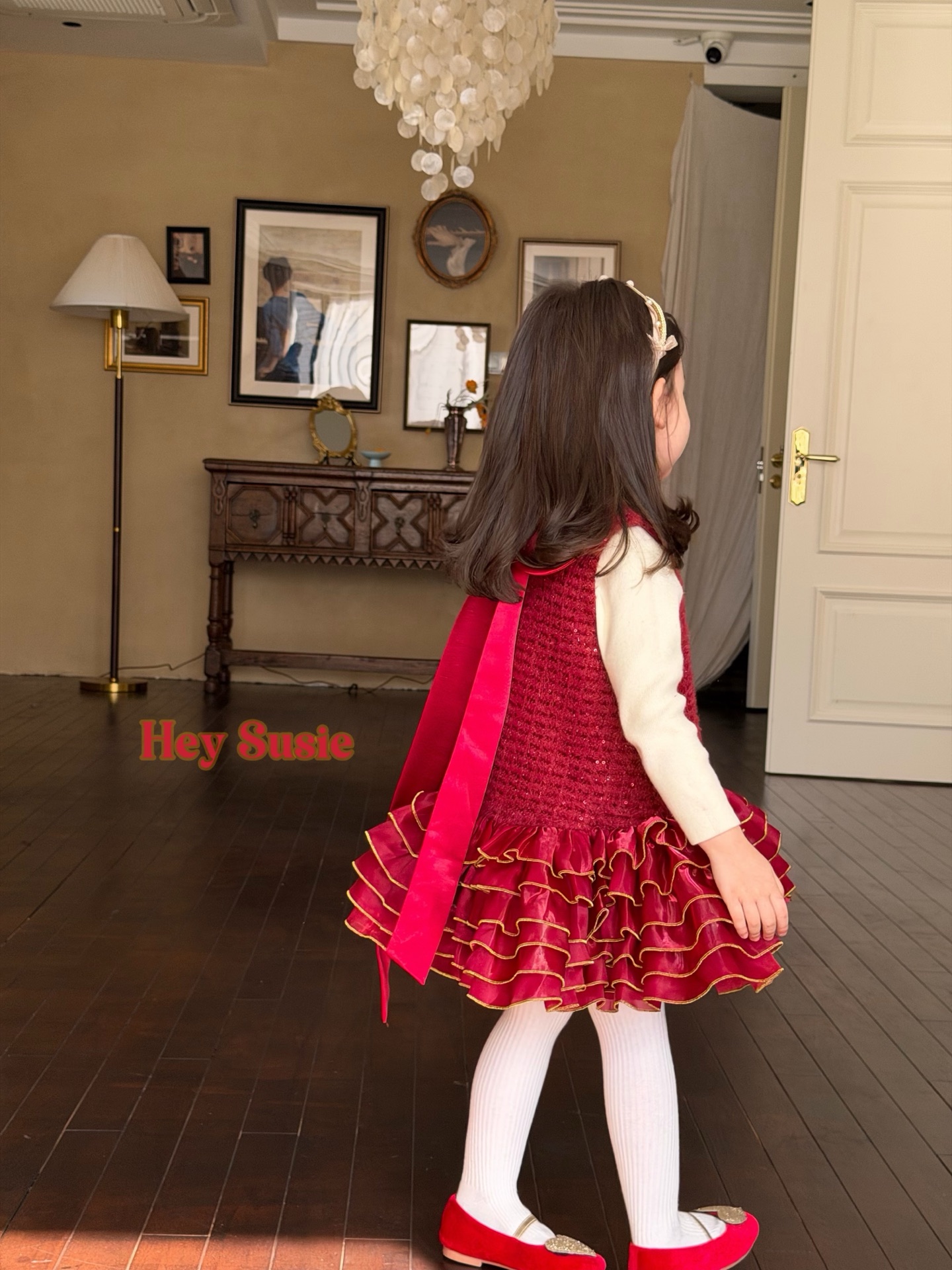 Hey Susie - Đầm dạ đỏ Tỉu Thor