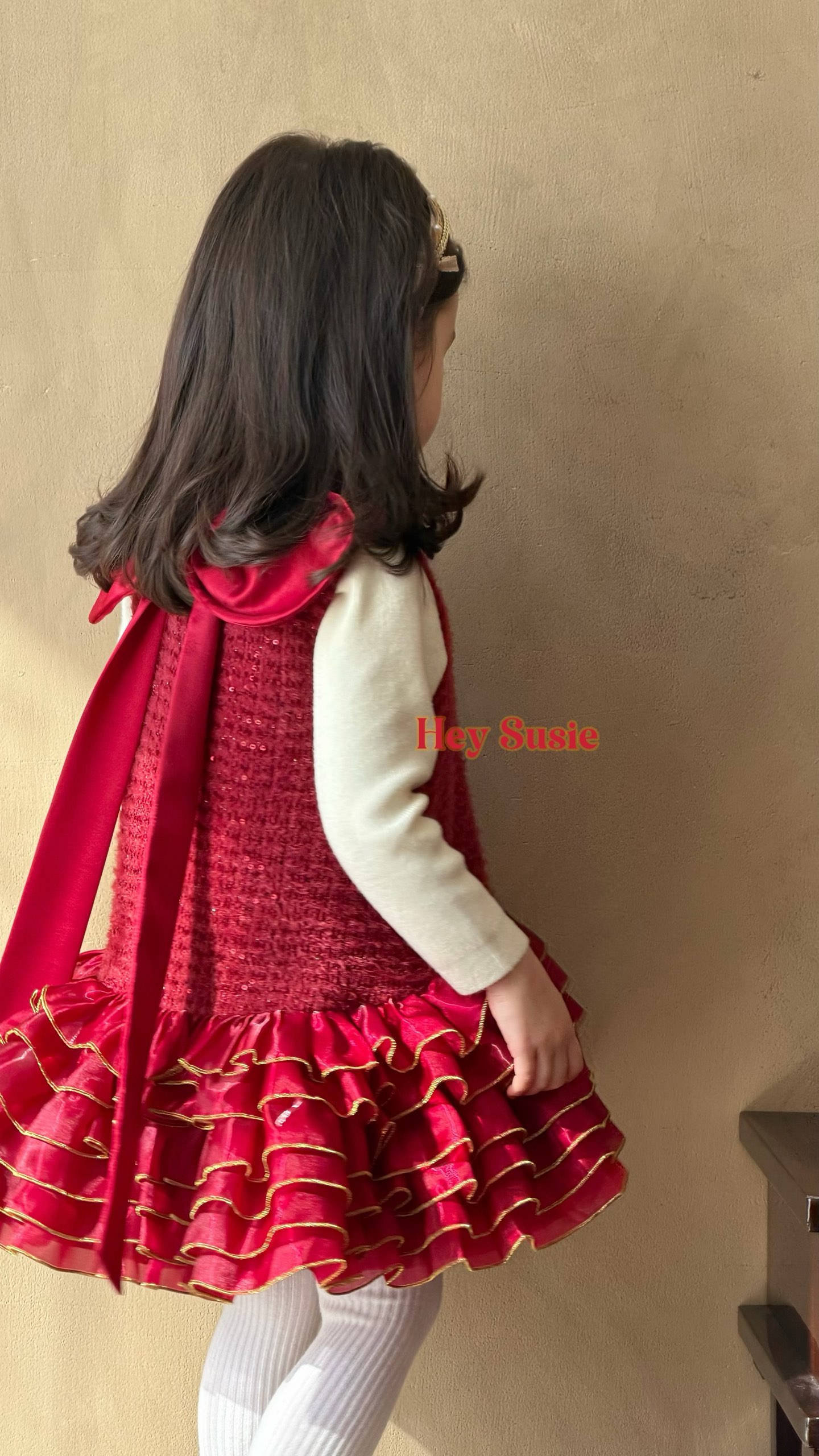 Hey Susie - Đầm dạ đỏ Tỉu Thor
