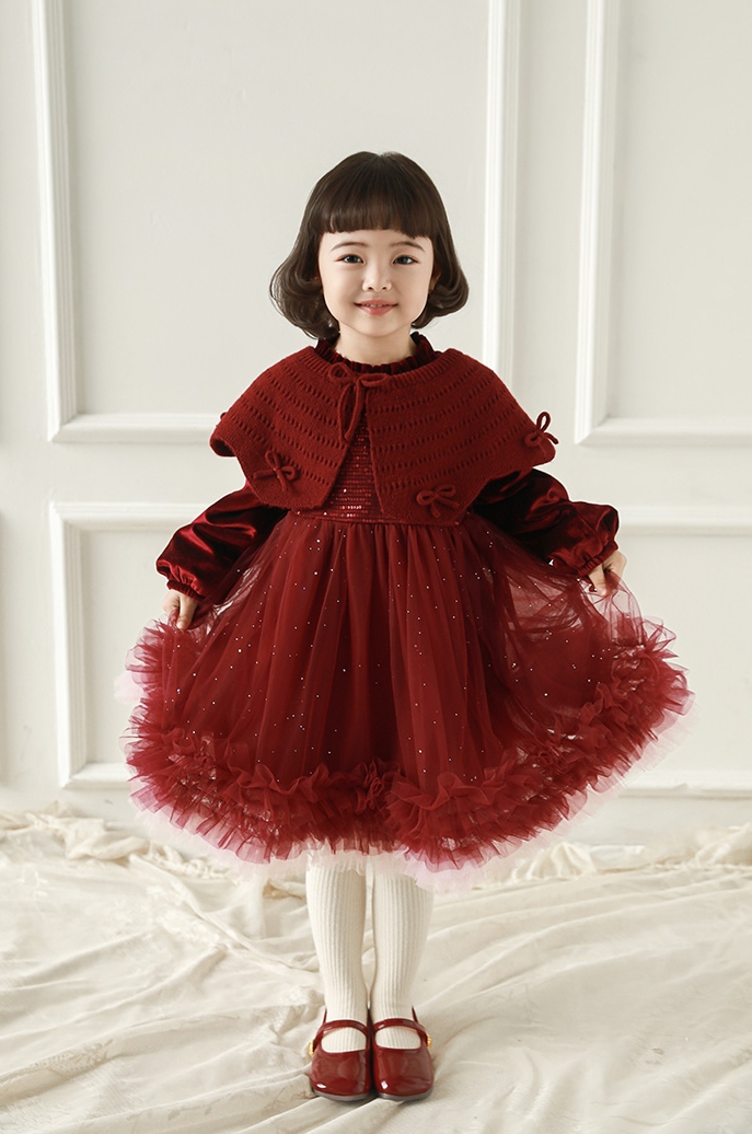 Đầm YOYO Twinkle kèm khăn choàng đỏ 6157