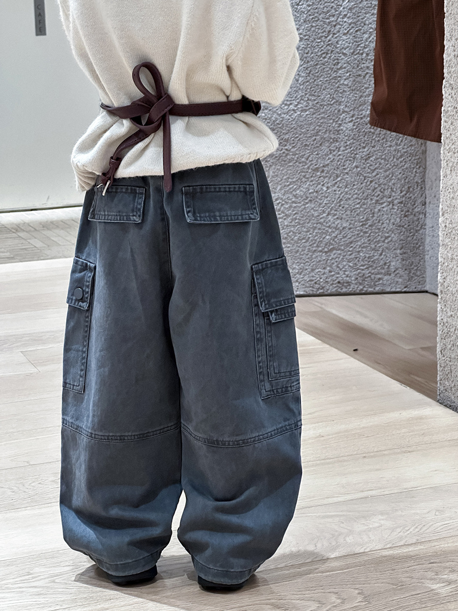 Quần denim xám túi sườn cut out AMBB