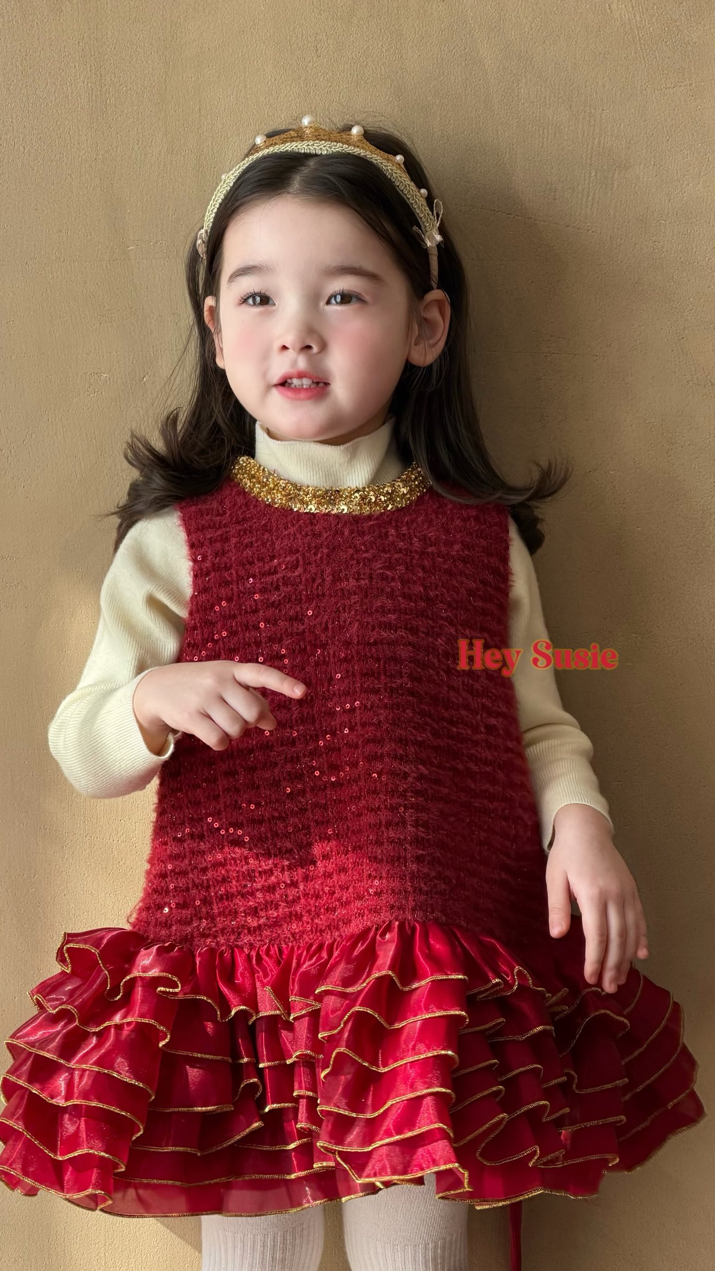 Hey Susie - Đầm dạ đỏ Tỉu Thor