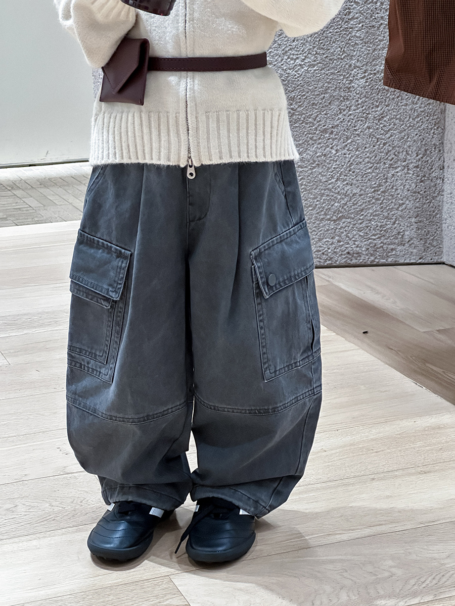 Quần denim xám túi sườn cut out AMBB