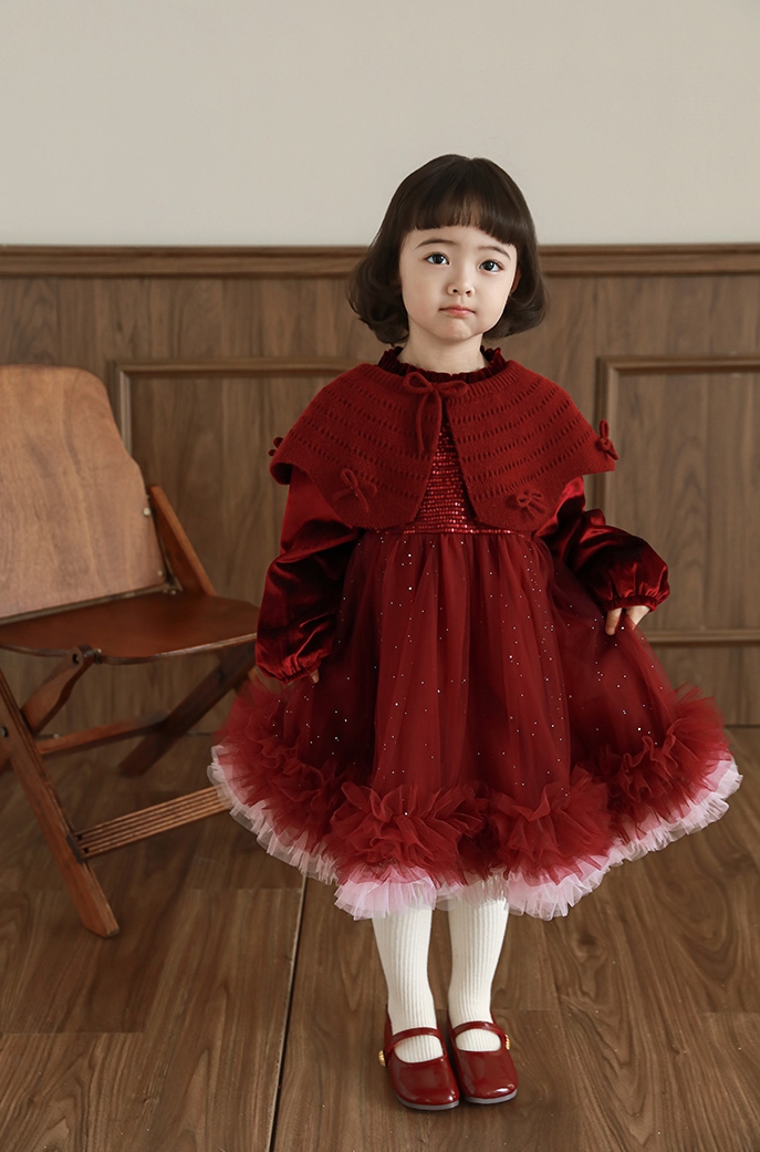 Đầm YOYO Twinkle kèm khăn choàng đỏ 6157