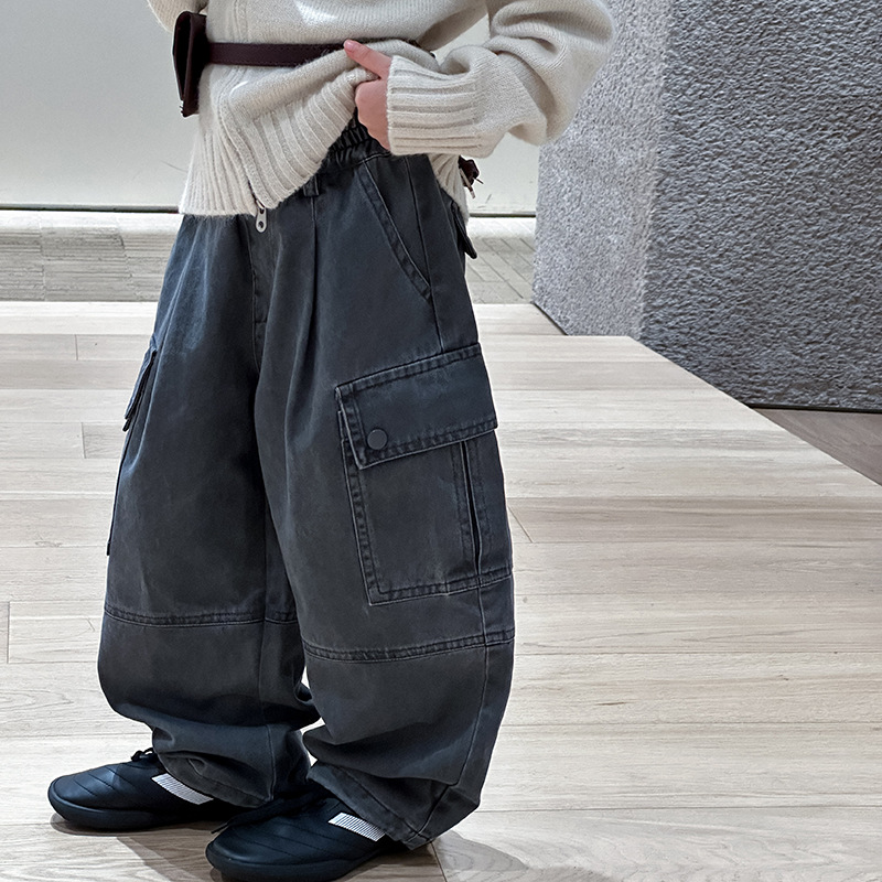 Quần denim xám túi sườn cut out AMBB