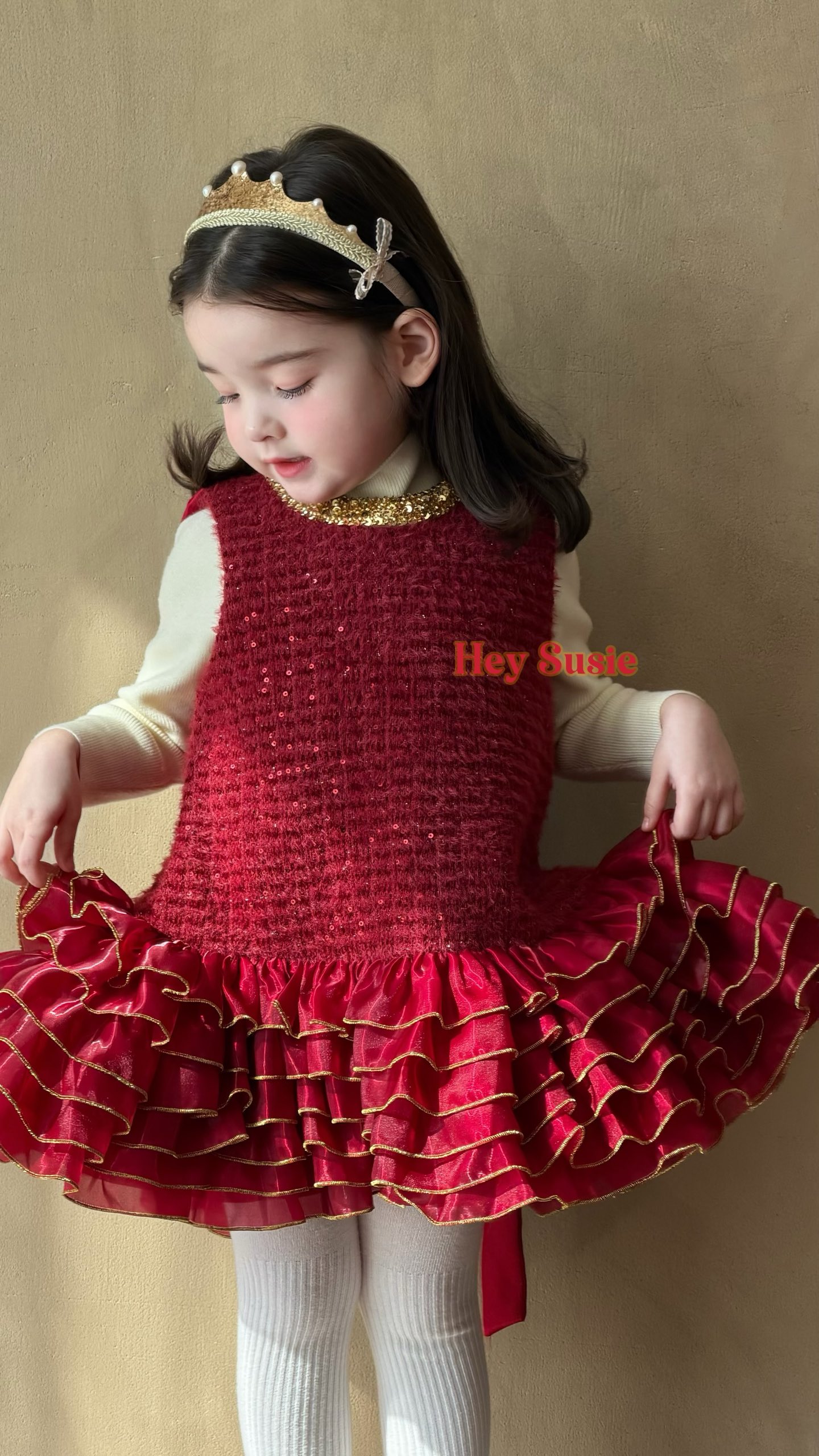 Hey Susie - Đầm dạ đỏ Tỉu Thor
