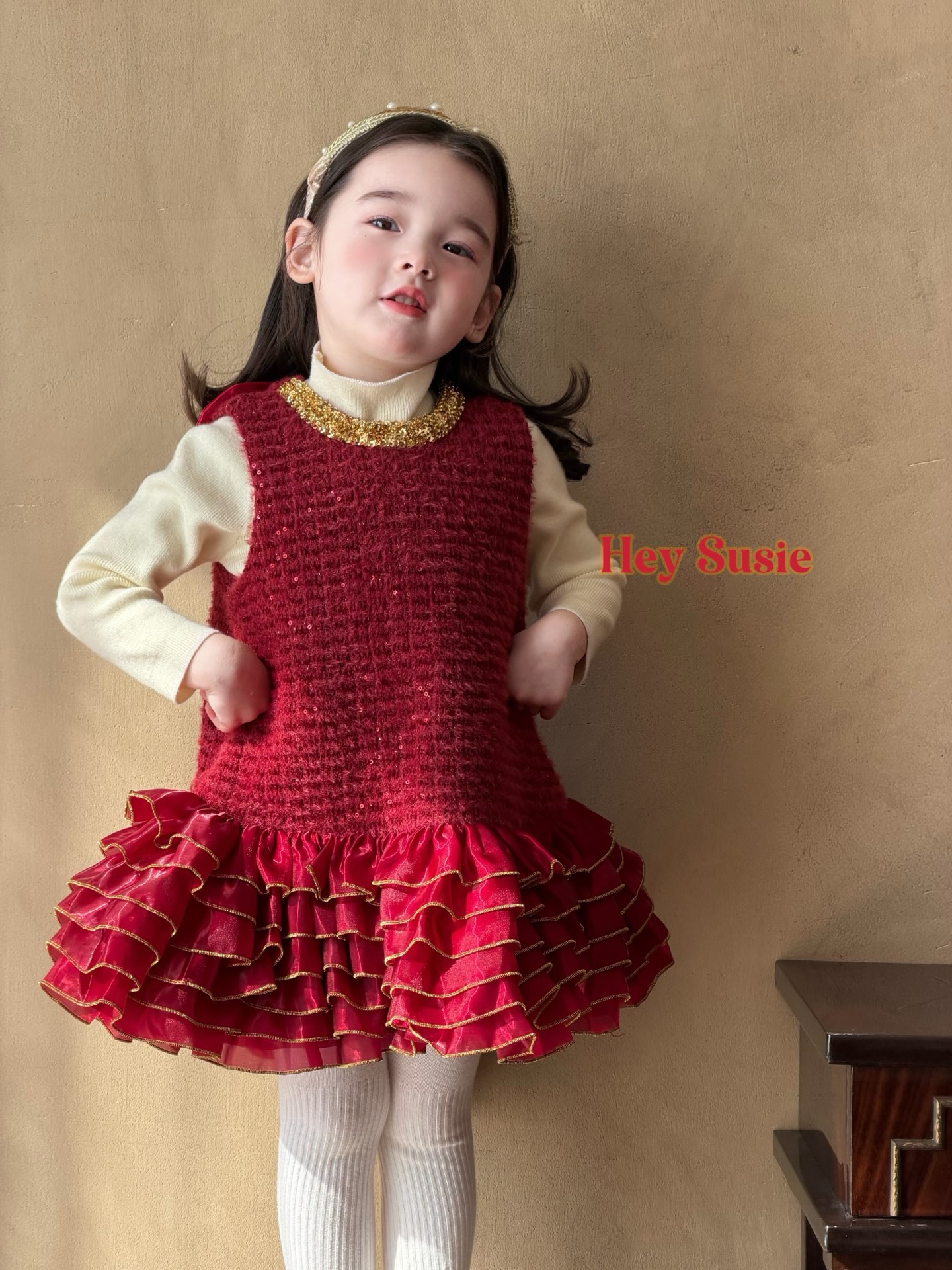 Hey Susie - Đầm dạ đỏ Tỉu Thor