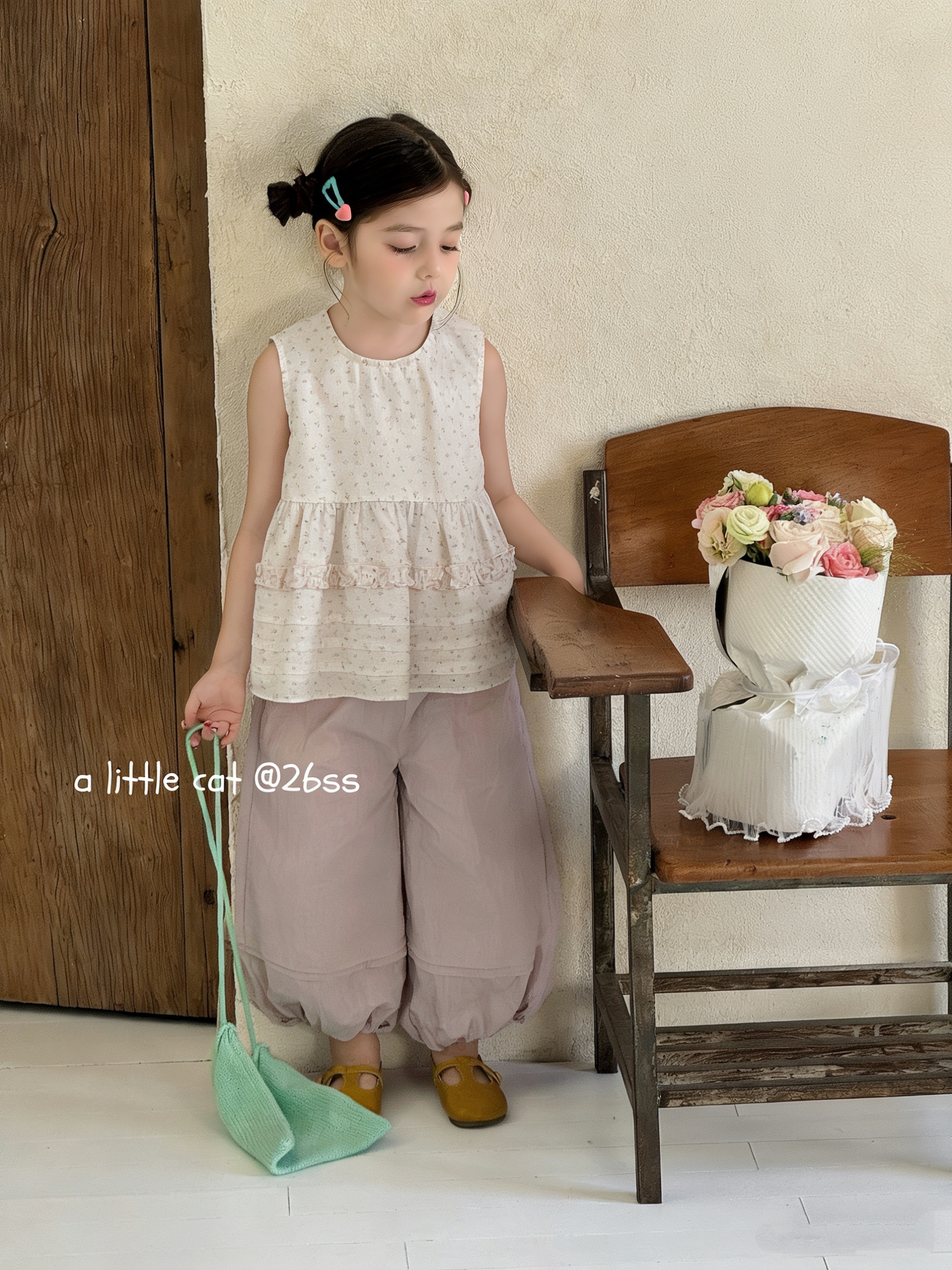 A Little Cat - Áo hoa không tay gấu ly nhỏ