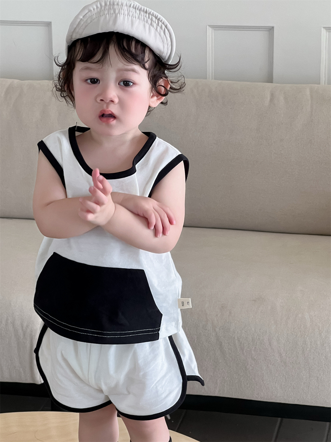 Set bé trai trắng viền đen baggly TLK