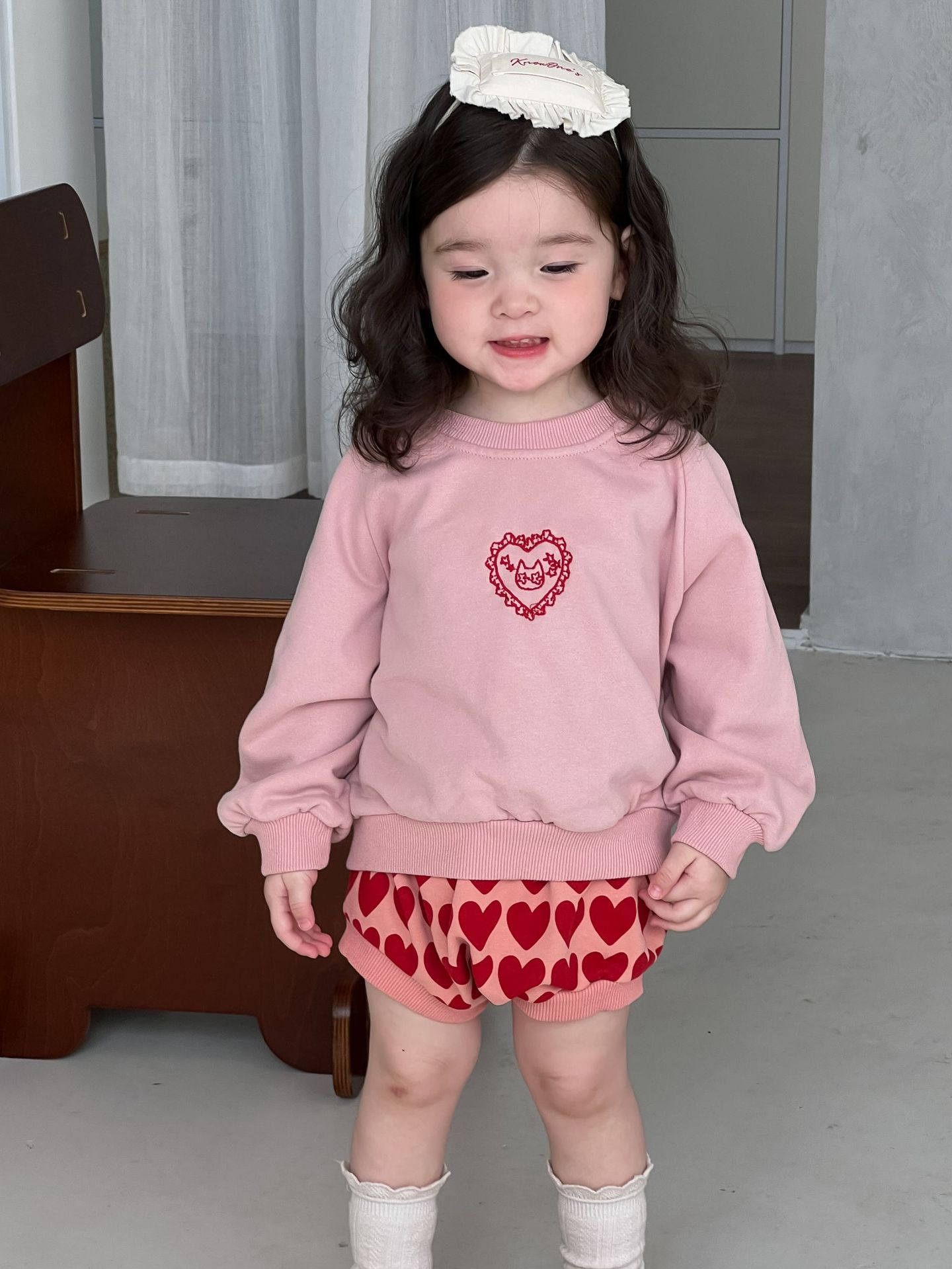 Bộ quần áo nỉ bé gái NB quần nhiều tim TLK