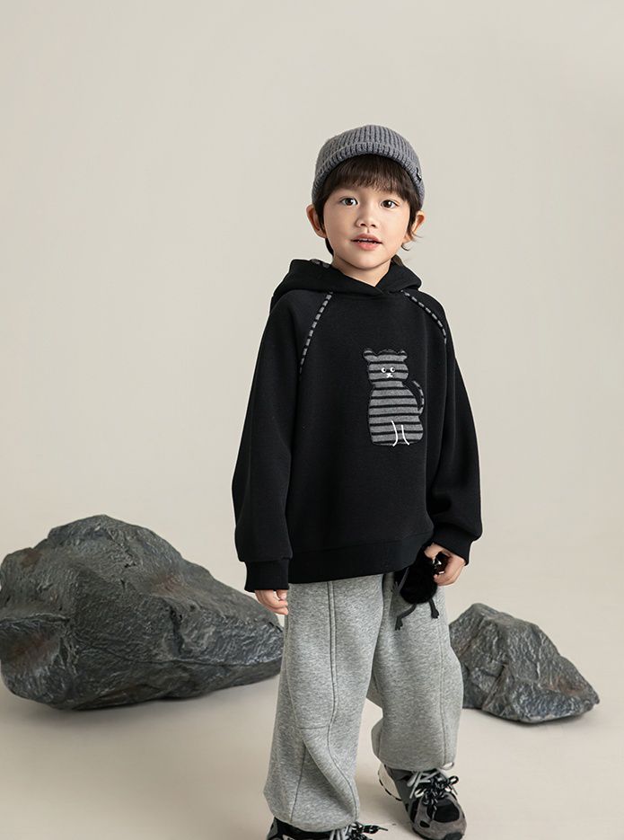 Áo hoodie YOYO đen Naughty cat
