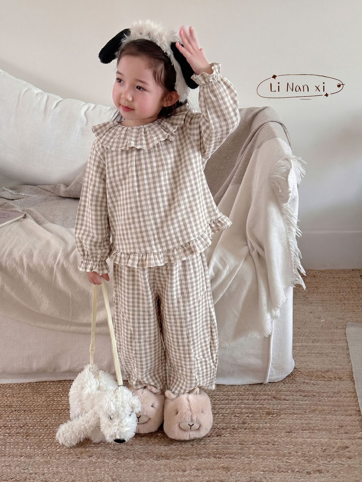 Homewear Linanxi cổ bèo tròn caro nâu