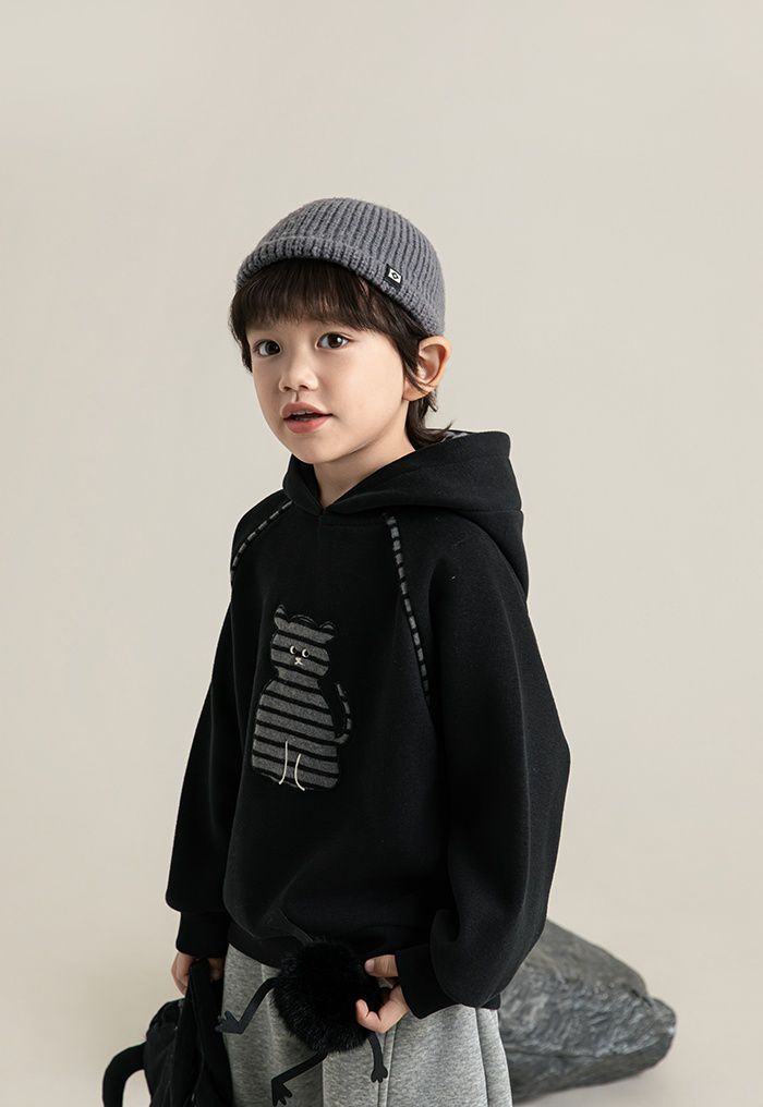 Áo hoodie YOYO đen Naughty cat