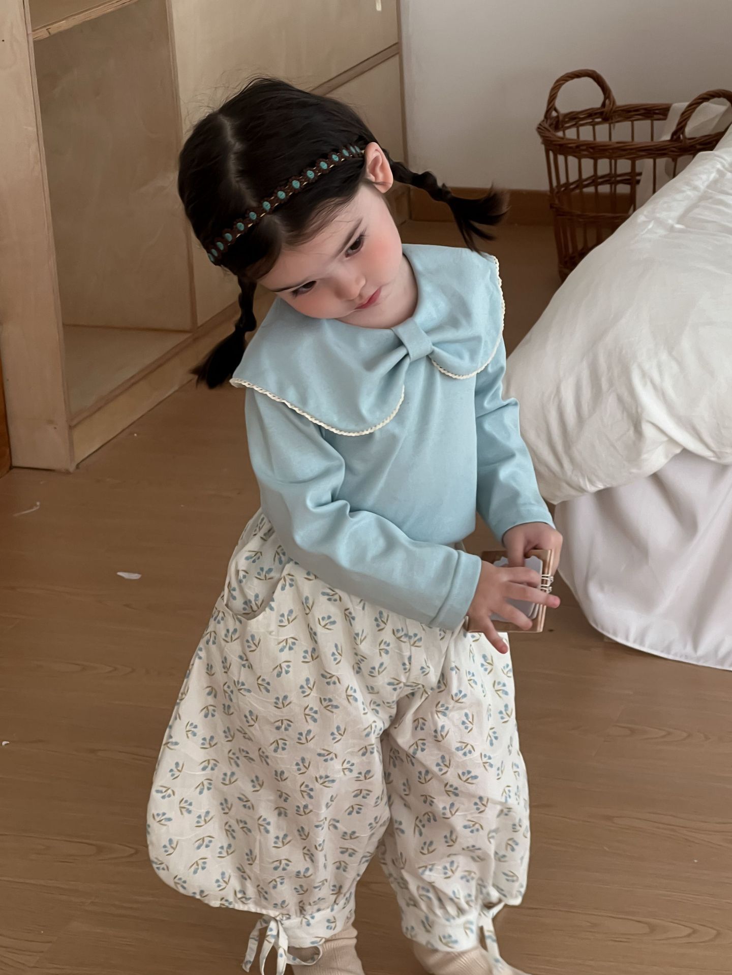 Áo xanh cổ sen lớn Galakoko