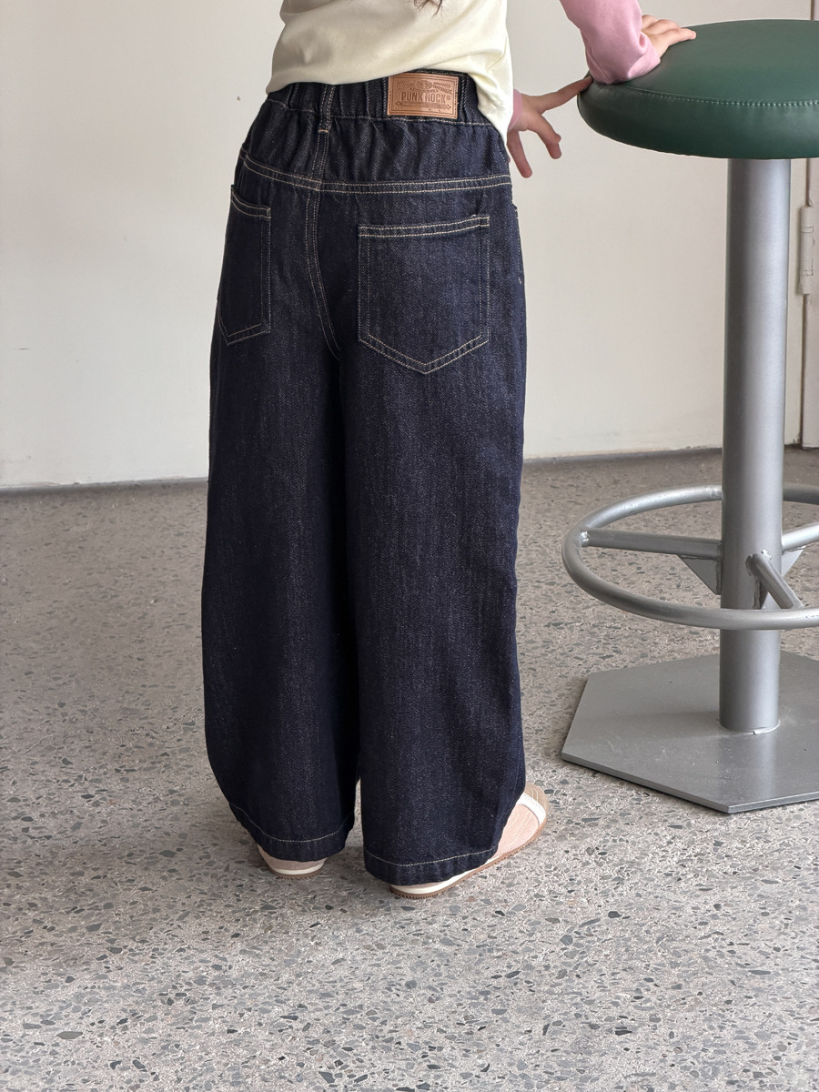 Quần jeans AMBB xanh đậm