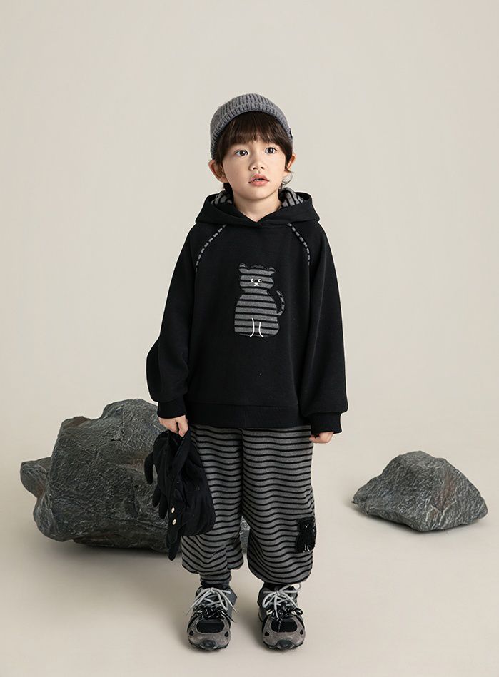 Áo hoodie YOYO đen Naughty cat