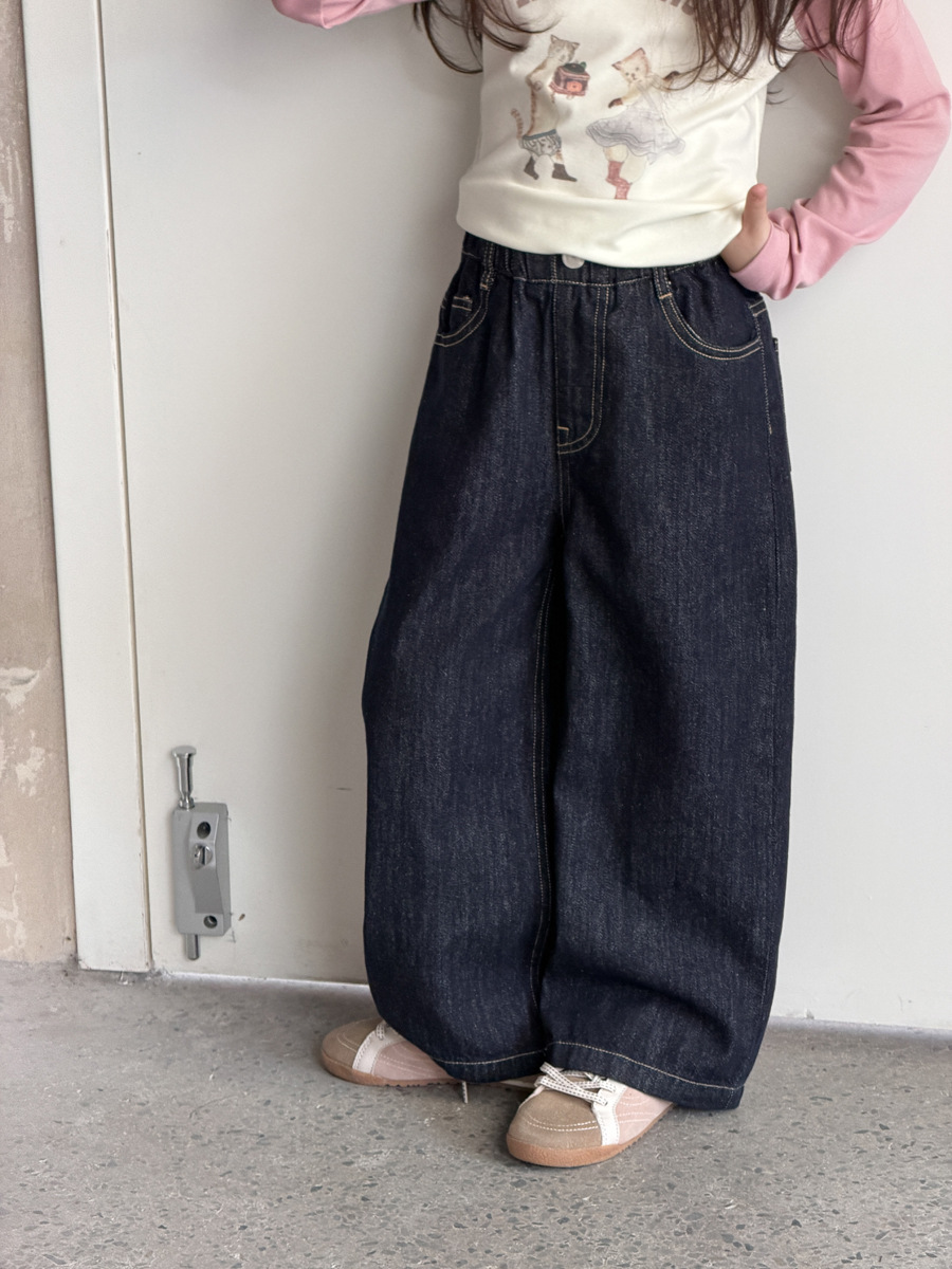 Quần jeans AMBB xanh đậm