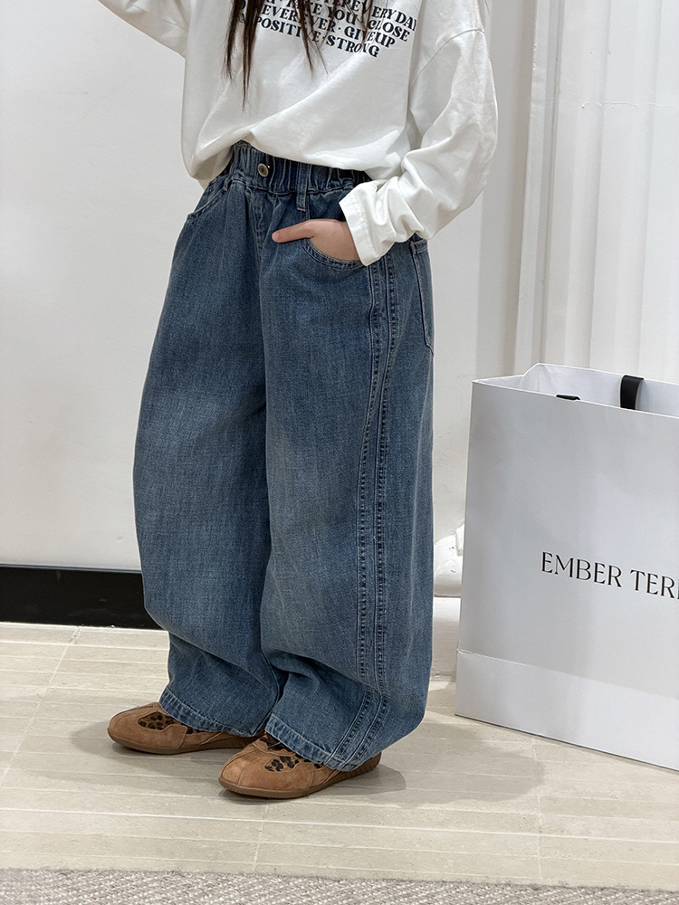 Quần jeans AMBB fading xanh