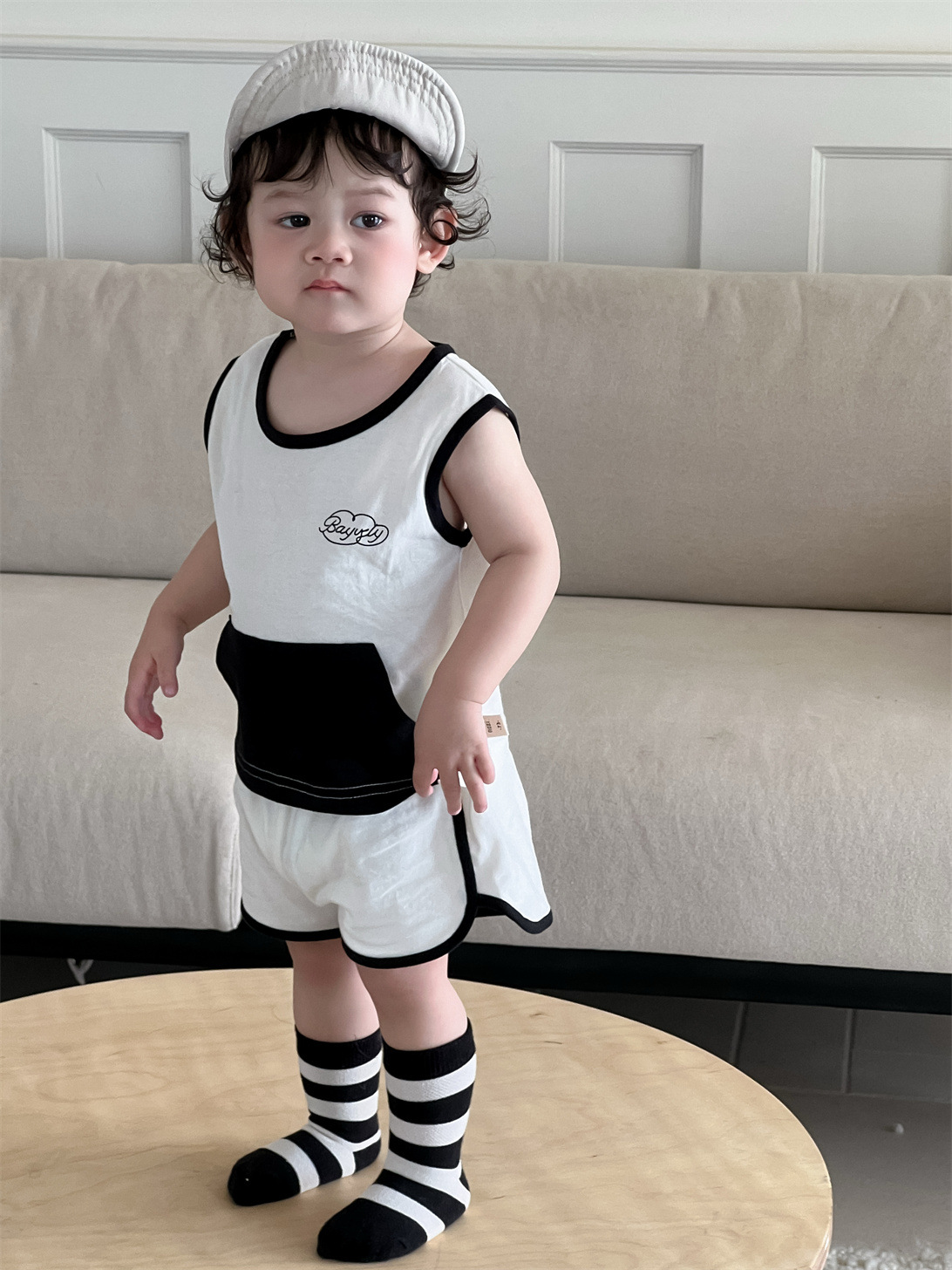 Set bé trai trắng viền đen baggly TLK
