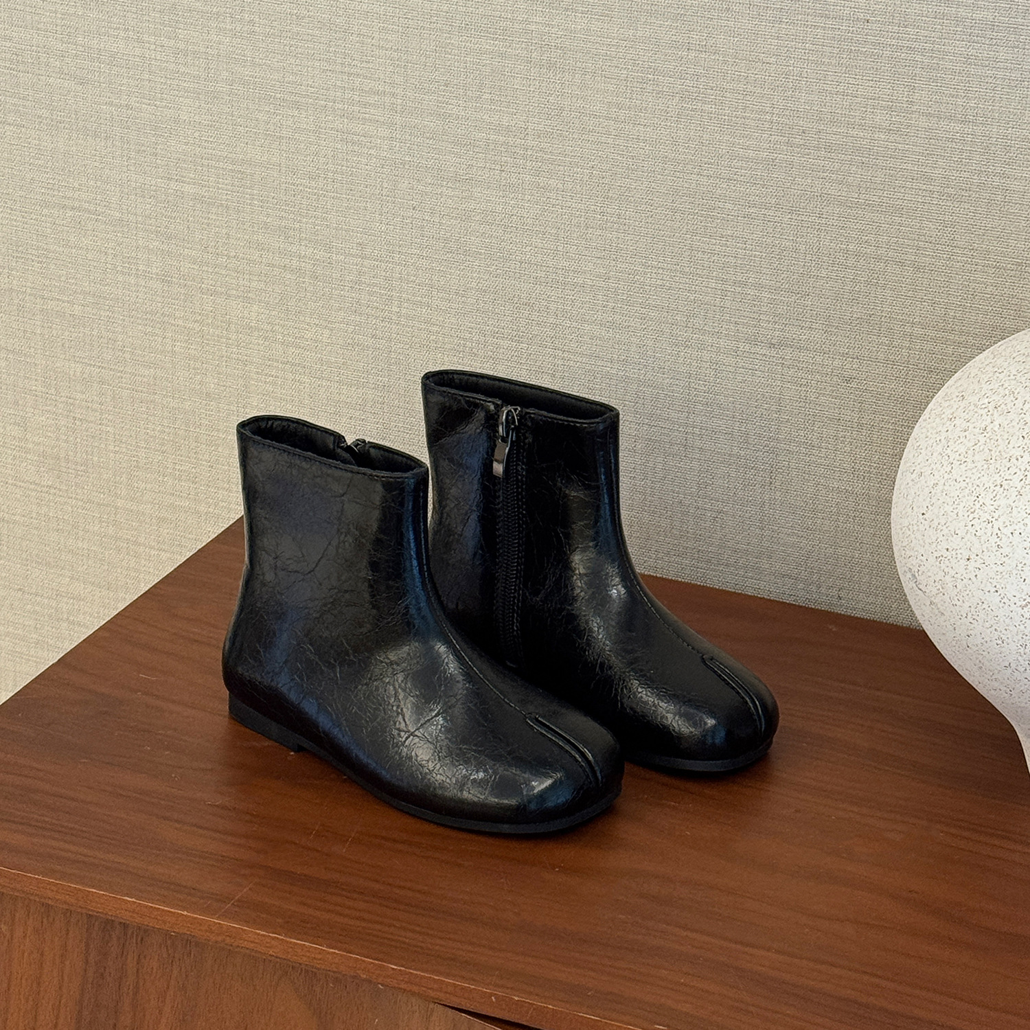 Boots da bóng khóa bên