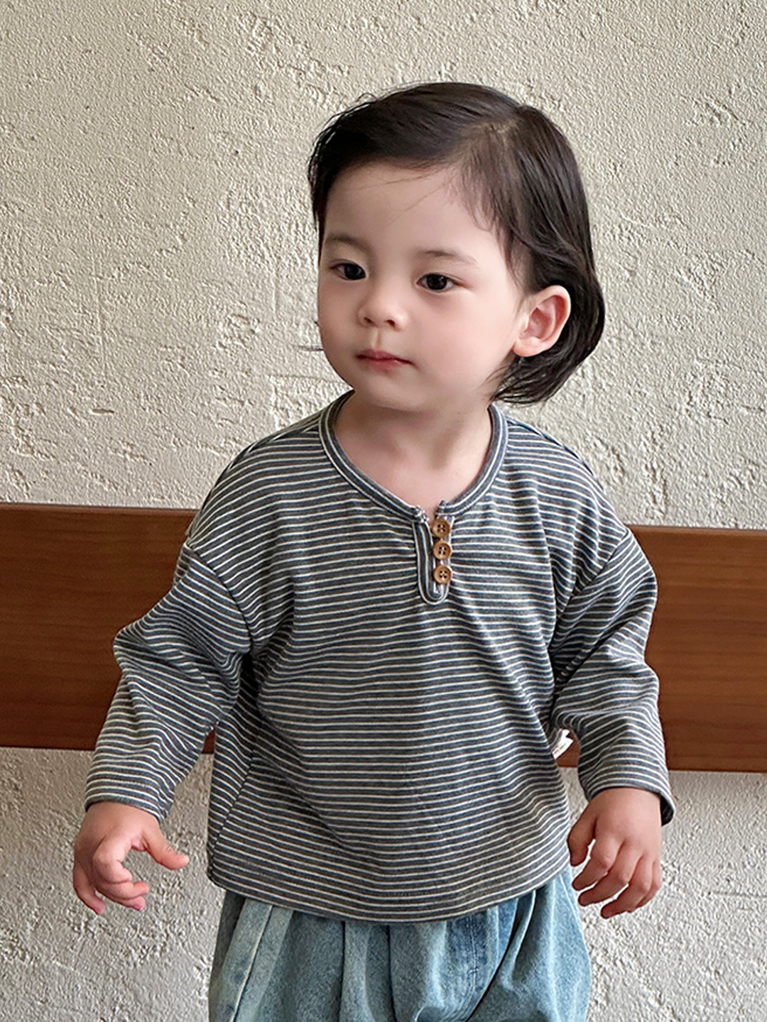 Áo kẻ unisex cổ 3 cúc