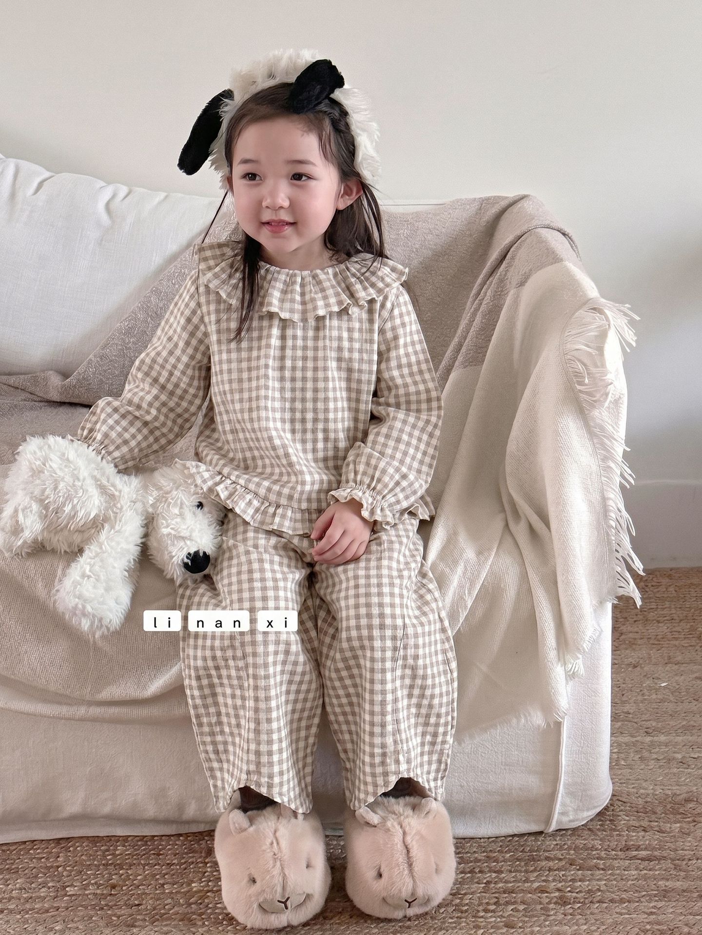 Homewear Linanxi cổ bèo tròn caro nâu