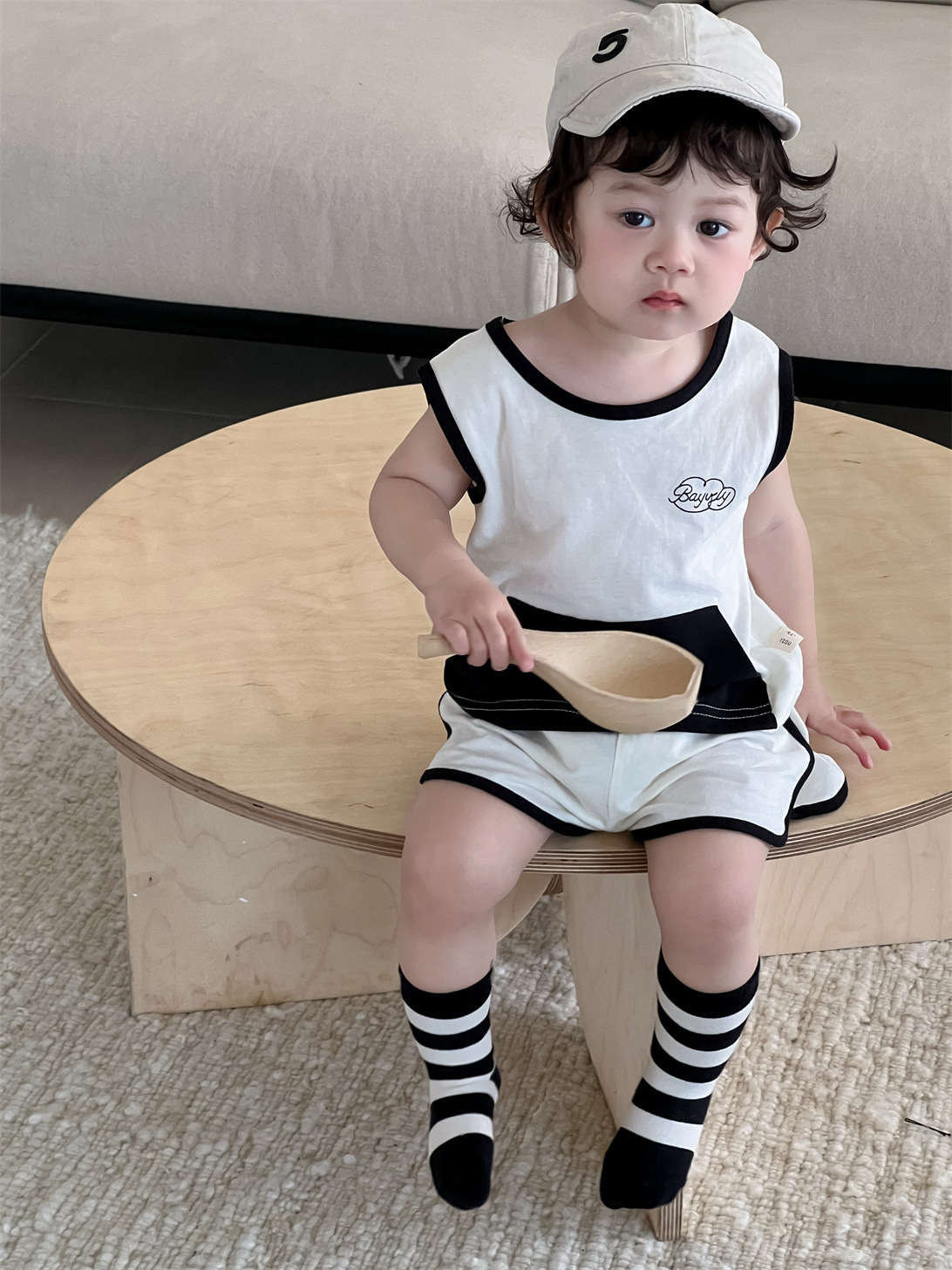 Set bé trai trắng viền đen baggly TLK