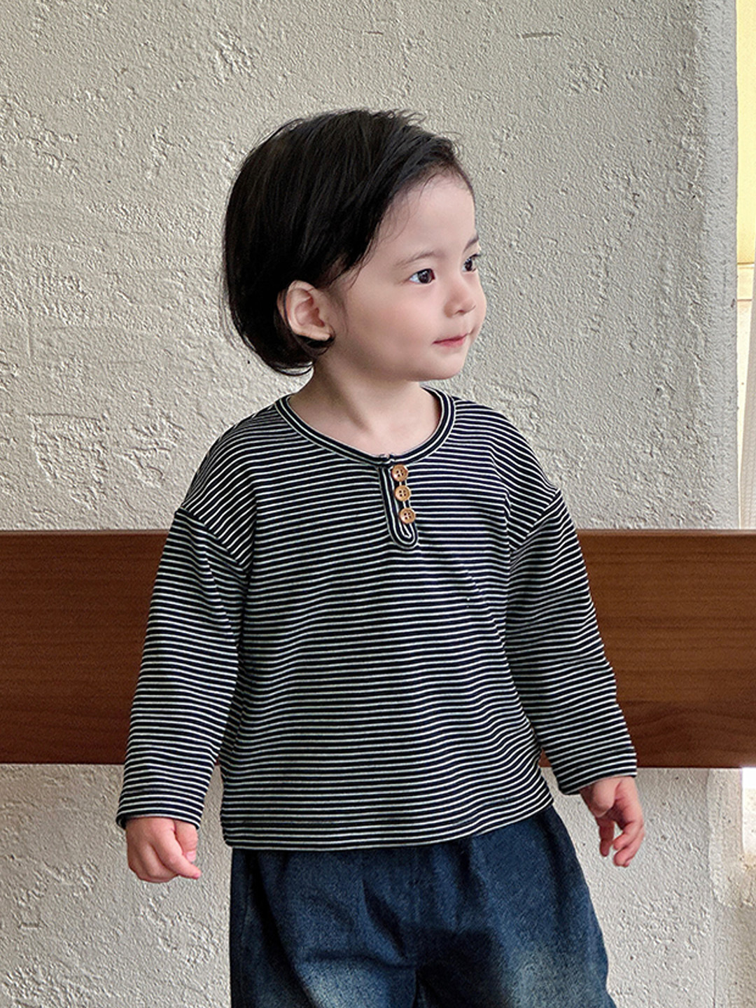 Áo kẻ unisex cổ 3 cúc