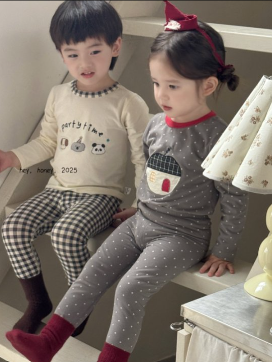 Bộ homewear Hey Honey nhà táo chấm bi xám HAW