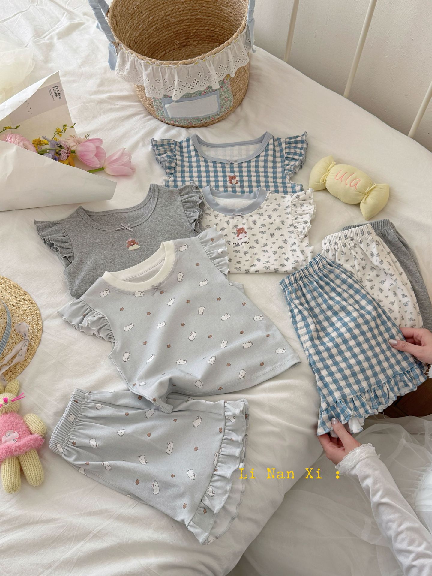 Homewear Linanxi chờm vai litty pony hoa nhỏ
