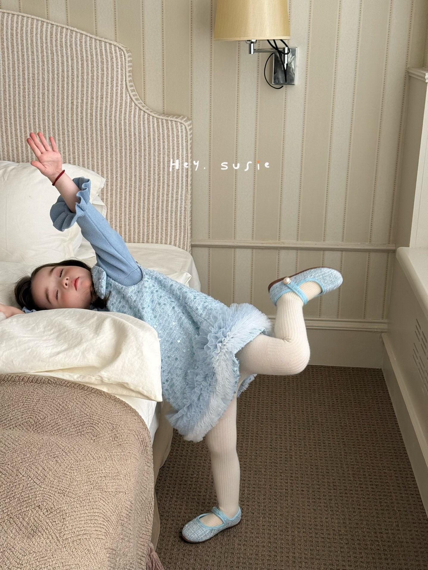 Hey Susie - Áo len xanh bán cùng set Đầm Xiao Qi Ji