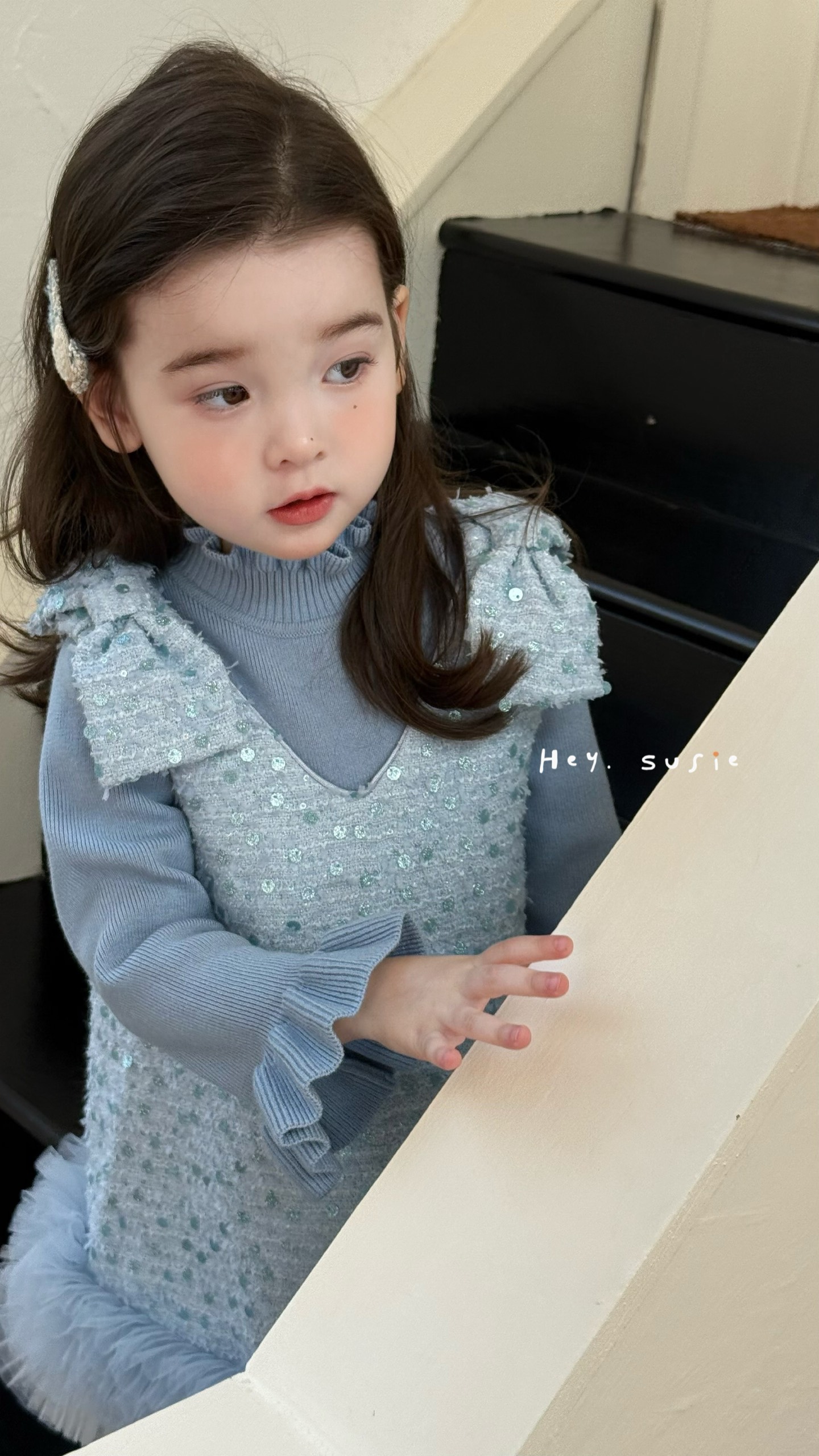 Hey Susie - Áo len xanh bán cùng set Đầm Xiao Qi Ji