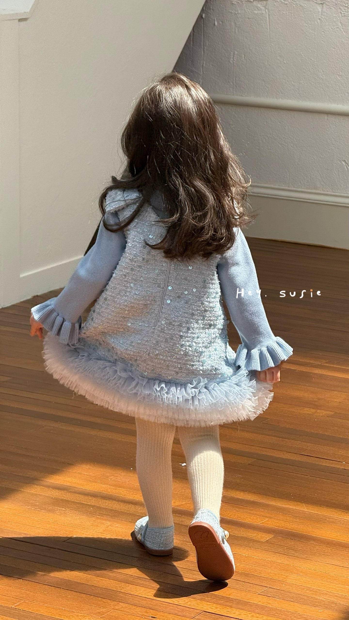 Hey Susie - Áo len xanh bán cùng set Đầm Xiao Qi Ji