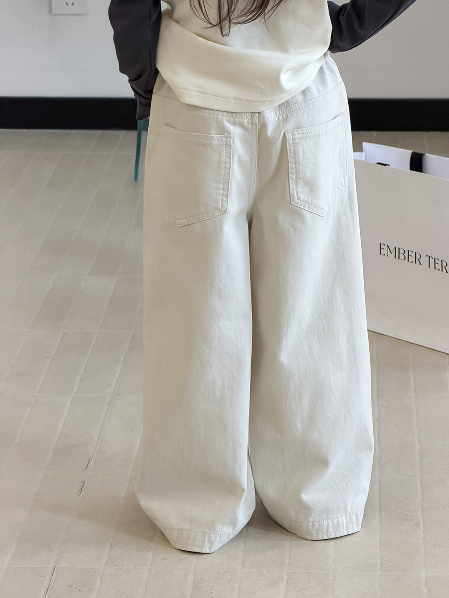 Quần AMBB kaki cotton ống đứng màu kem