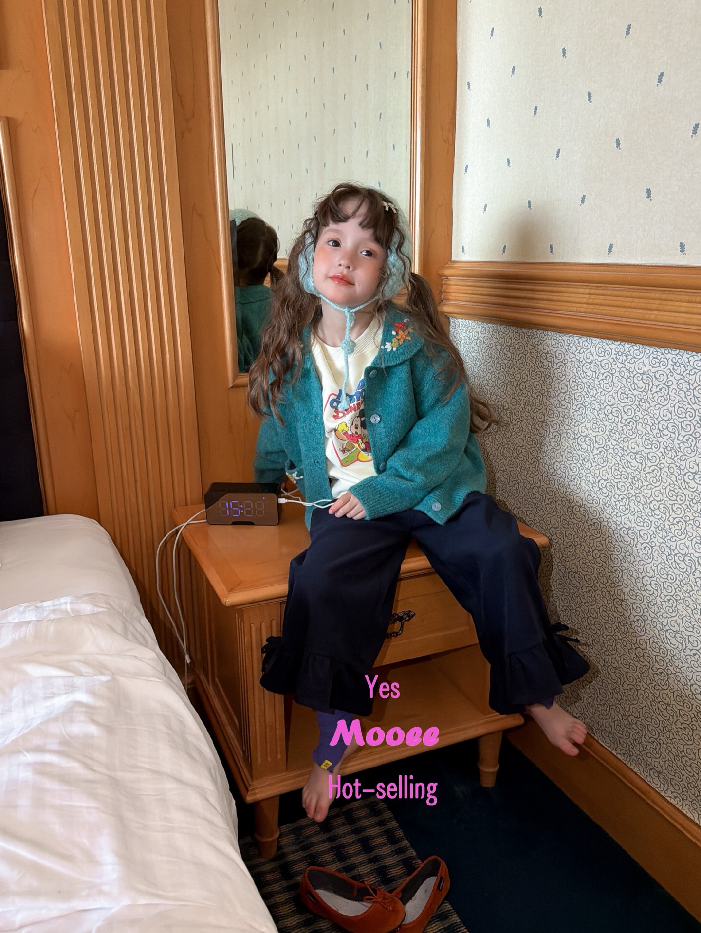MOOEE - Quần jeans gấu loe điệu đà 943521
