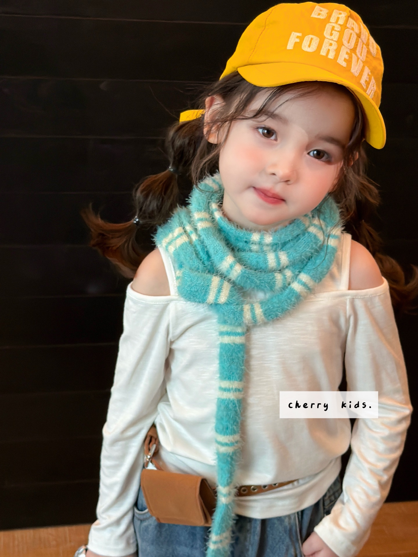 Cherry Kids - Áo thun trắng cut out shoulder