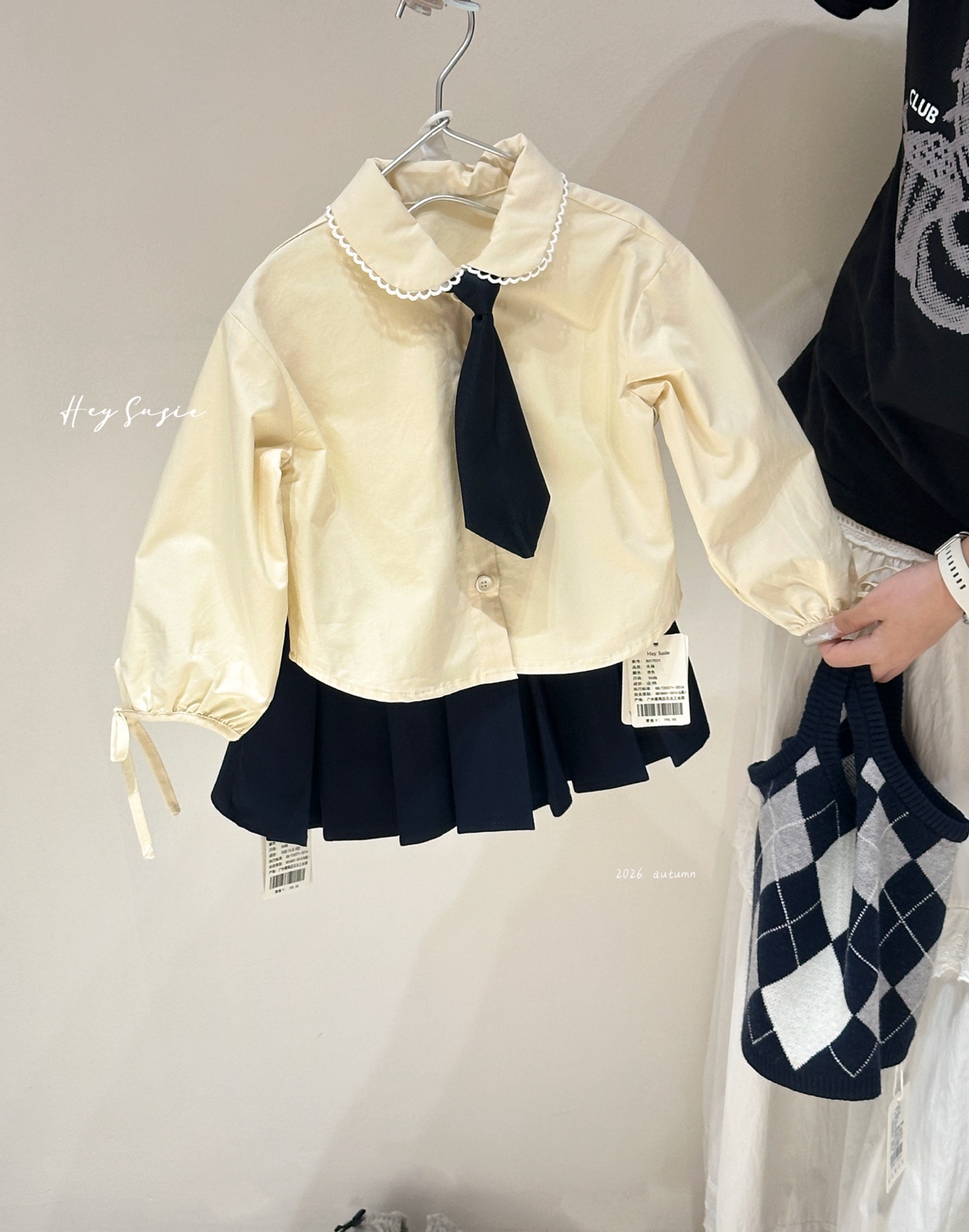 BTS Hey Susie nữ sinh - Set sơ mi + váy 17521 17373