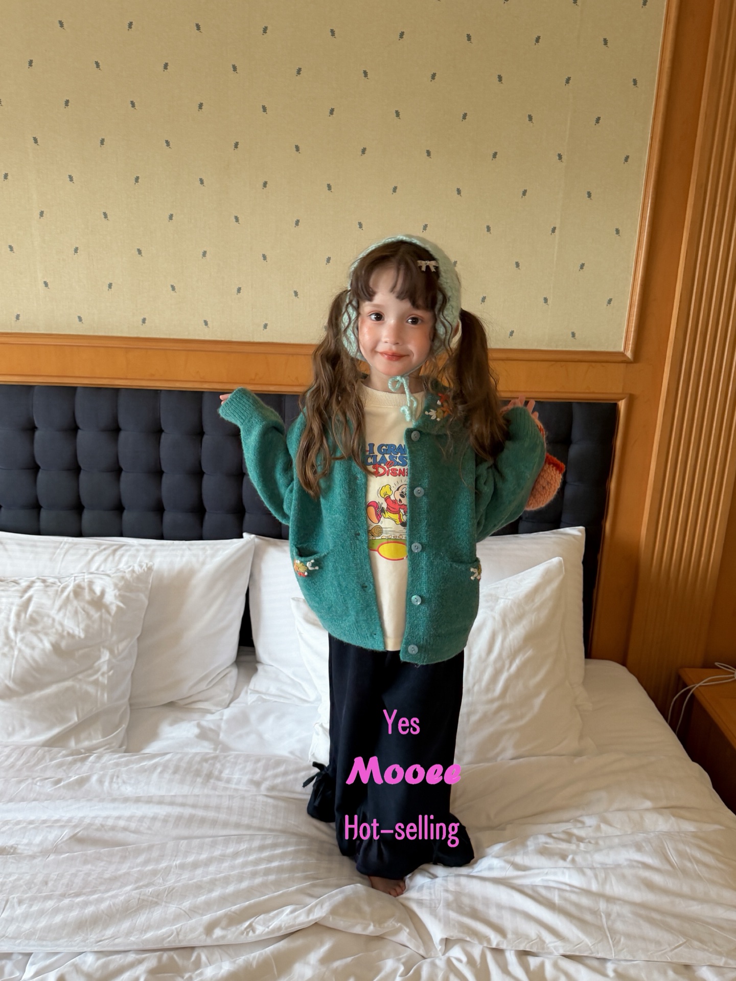MOOEE - Quần jeans gấu loe điệu đà 943521