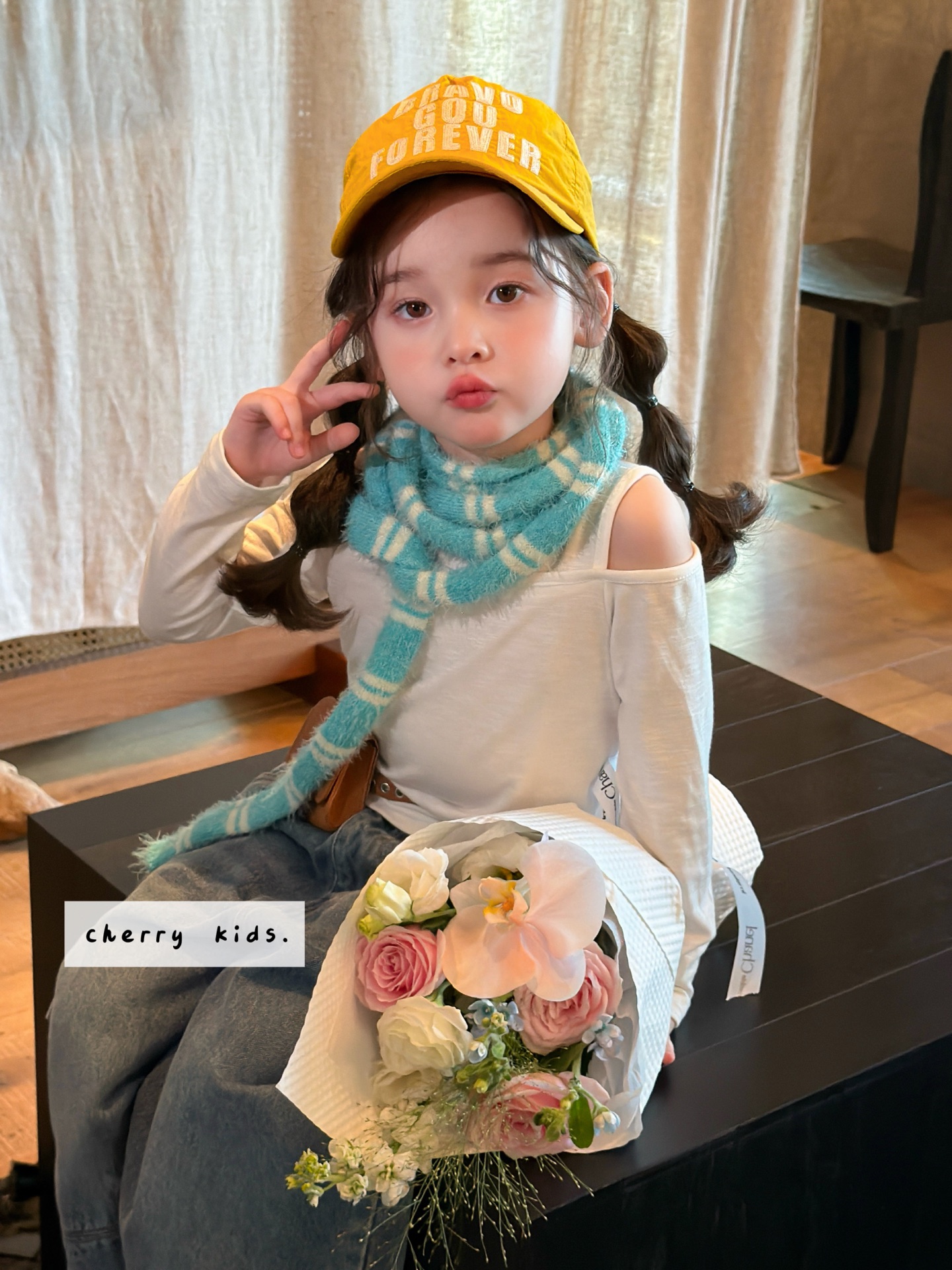 Cherry Kids - Áo thun trắng cut out shoulder