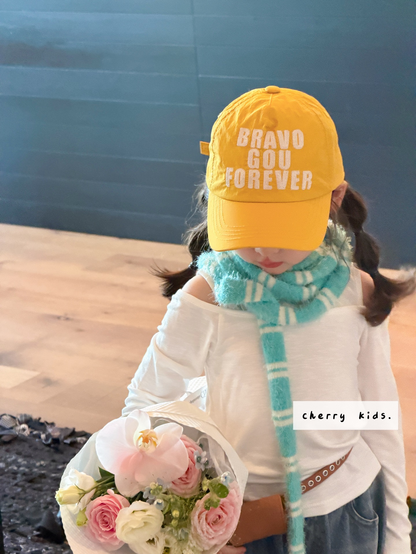 Cherry Kids - Áo thun trắng cut out shoulder
