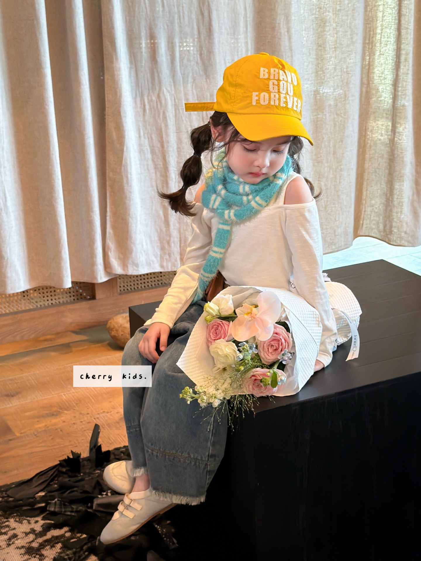 Cherry Kids - Áo thun trắng cut out shoulder