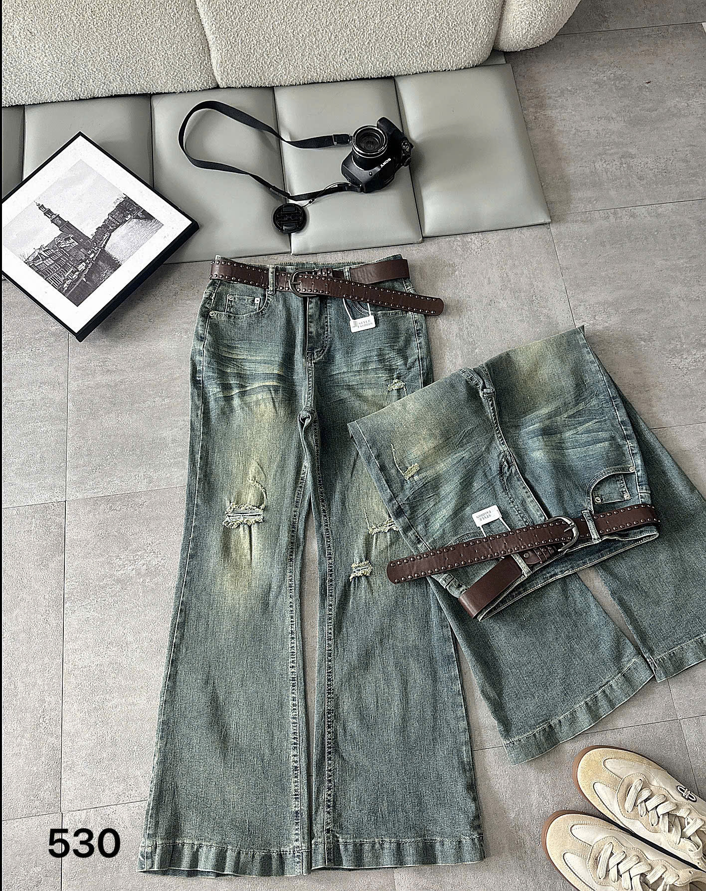 Quần jean ống loe rách bigsize T-QJ530 xanh wash nhìn toàn bộ dáng quần