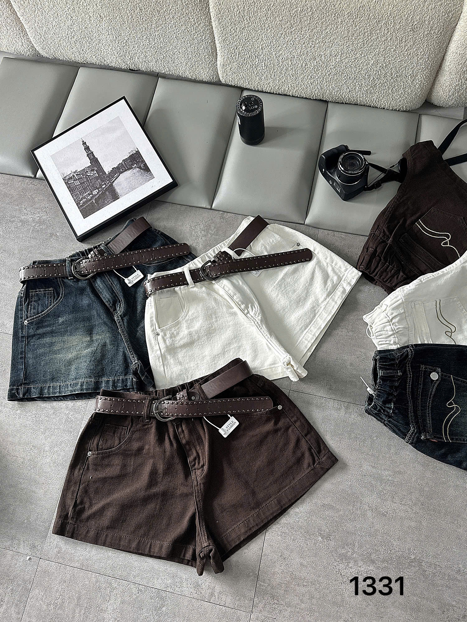 Mặt trước quần short jean túi hộp bigsize T-QSJ1331 màu xanh đậm trắng và nâu