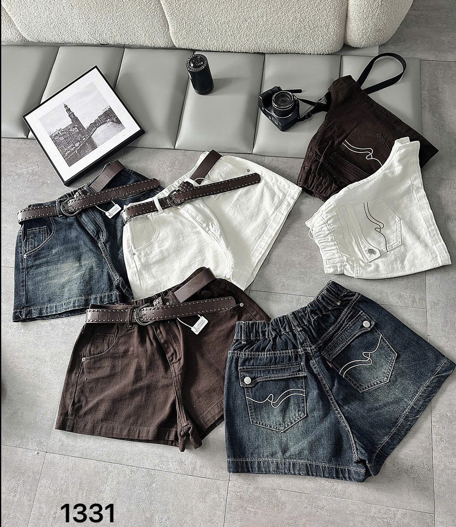 So sánh đầy đủ ba màu quần short jean túi hộp bigsize T-QSJ1331 gồm xanh đậm trắng và nâu