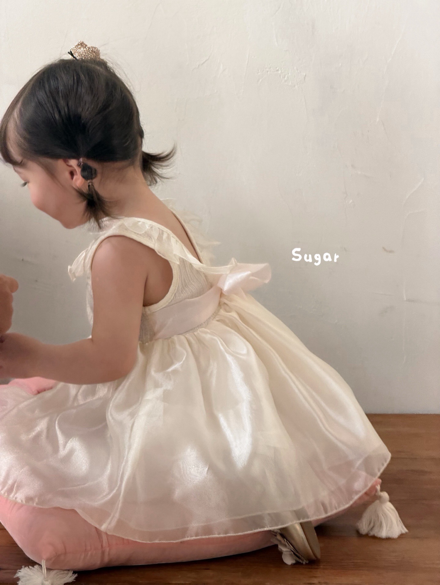 váy be bồng lưng nơ