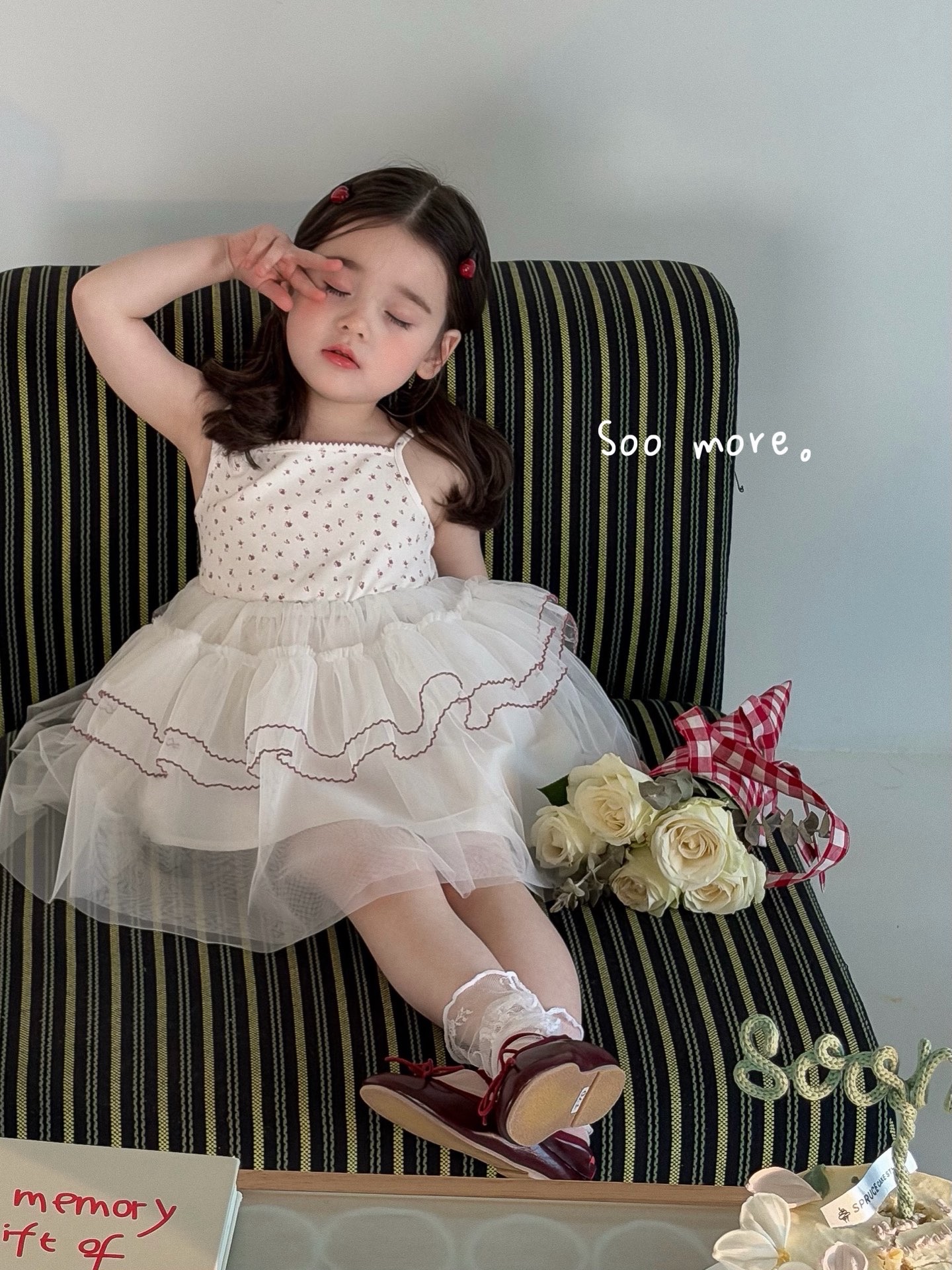 váy 2 dây hoa nhí đỏ soomore