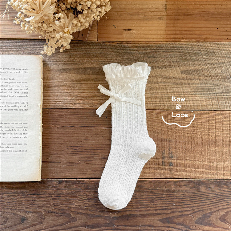 Tất vớ Laibo ren trắng cổ bèo đính nơ 3545