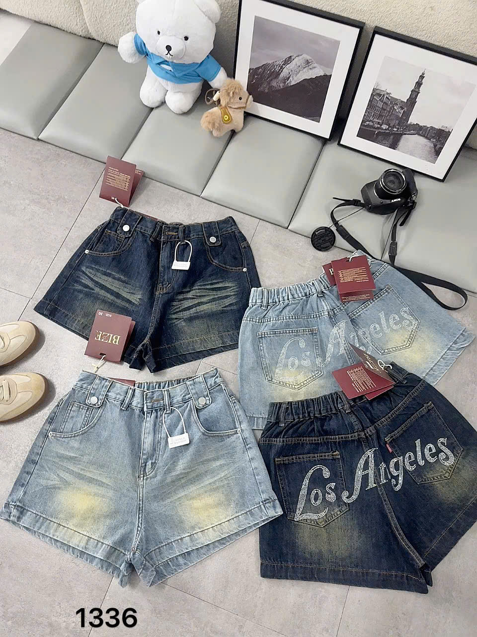 Quần short jean bigsize T-QSJ1336 với mặt trước và mặt sau ở hai tông xanh nhạt, xanh đậm