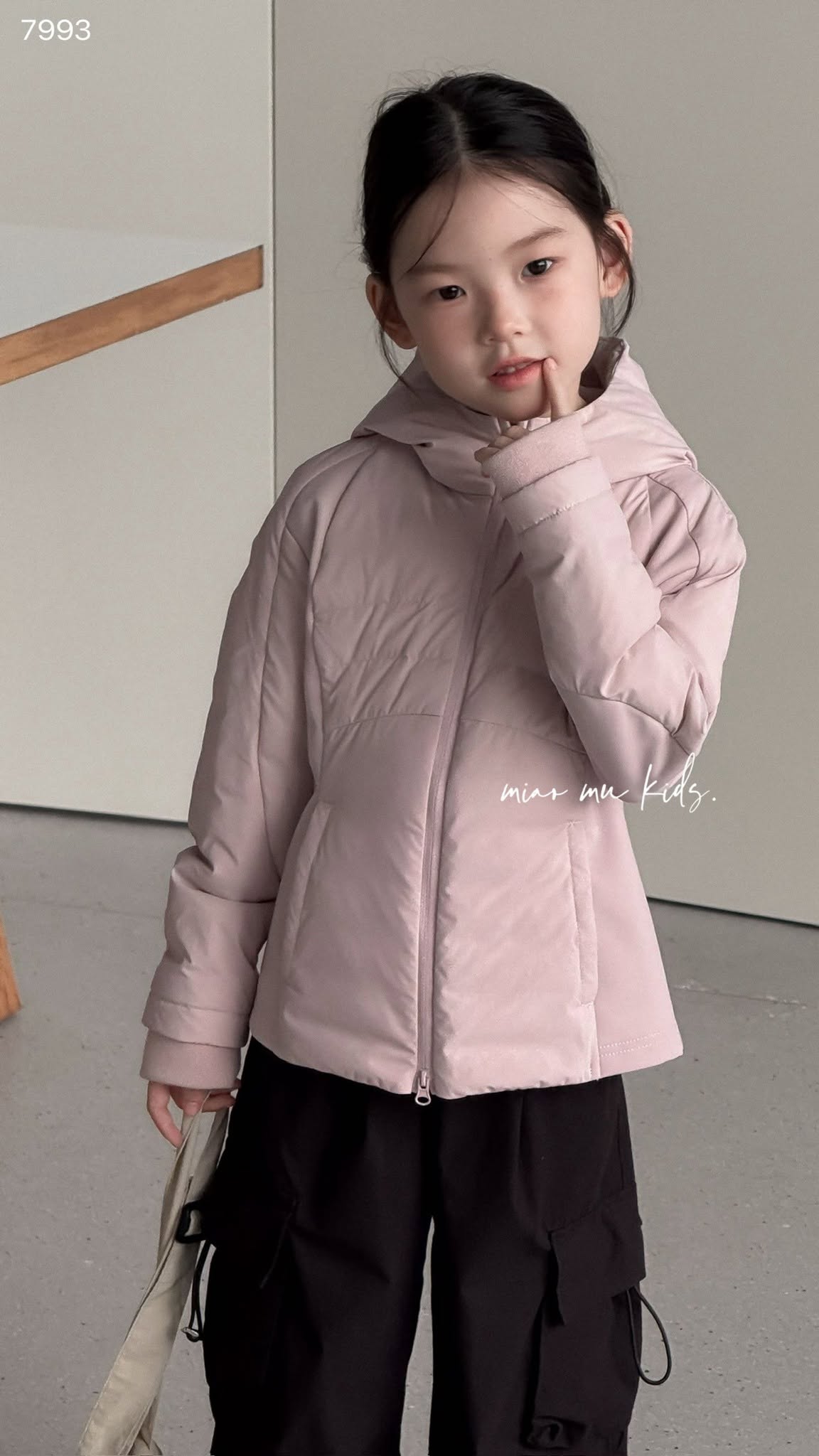 Áo khoác hồng dáng ôm Miao Mu
