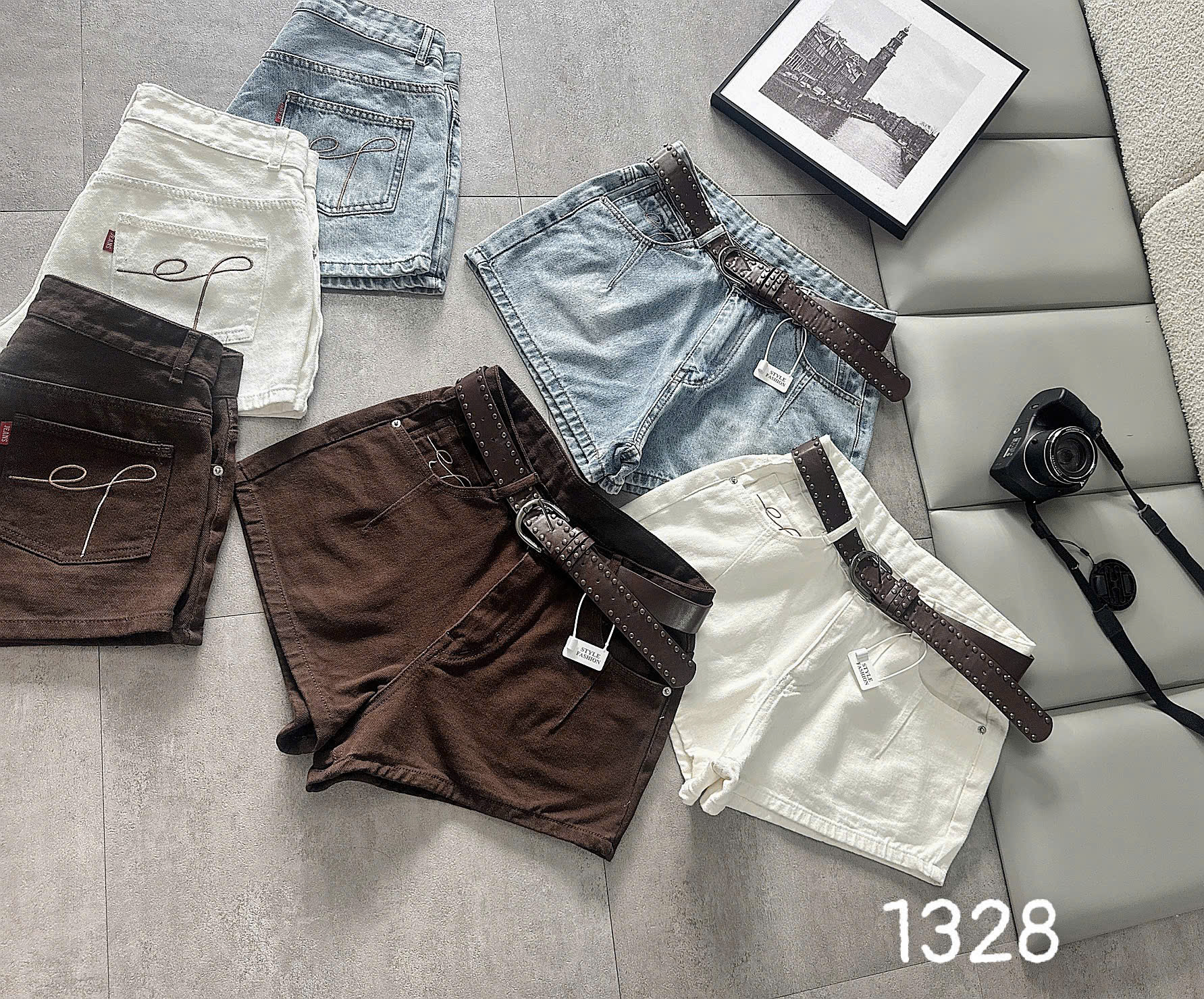 Ba màu quần short T-QSJ1328 trải phẳng, thấy đường ống và gấu